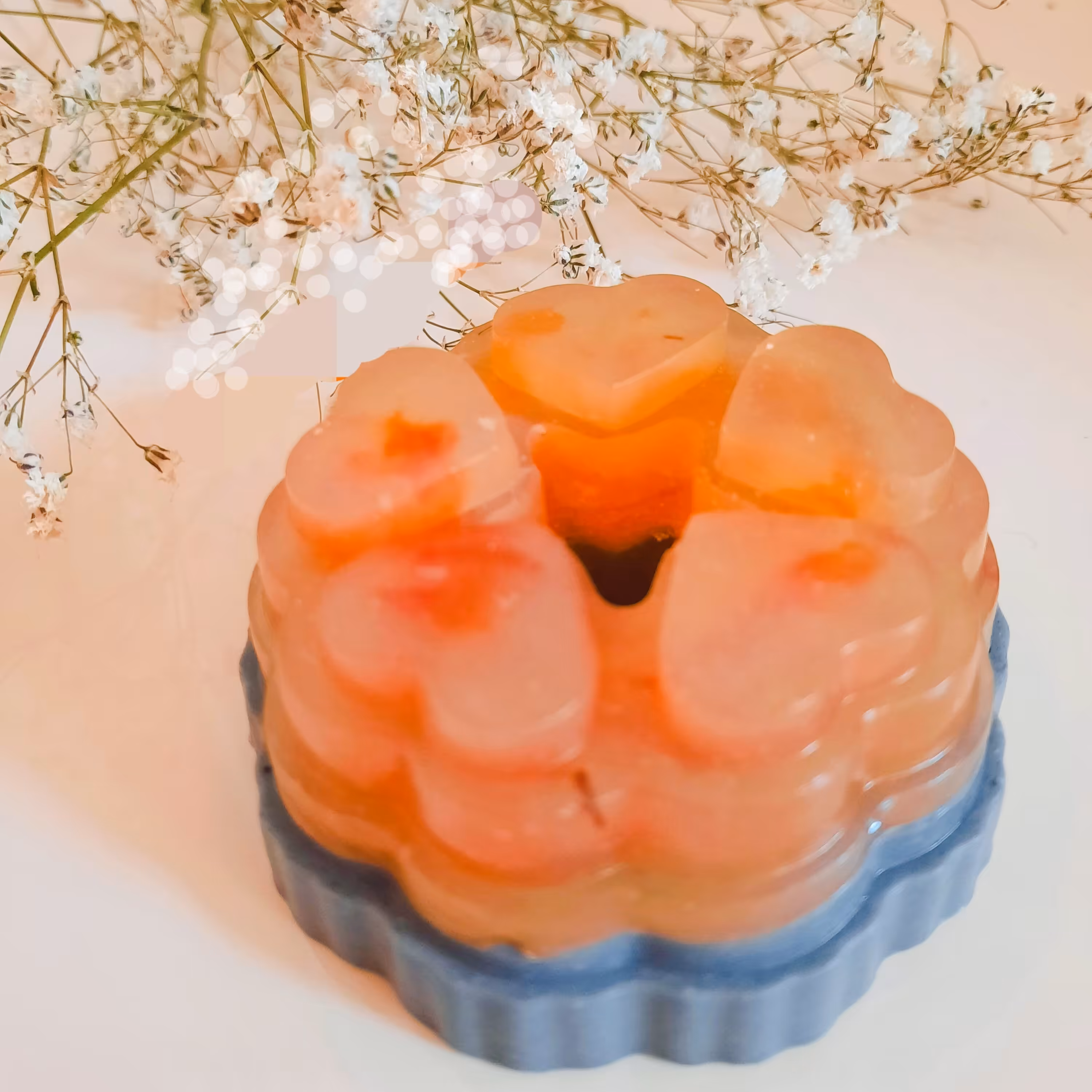 صابون گیاهی و درمانی دستساز طرح گل قلبی روغن درخت چای و شی باتروزغال فعال، وزن88گرم،قیمت73000تومان رایحه رز