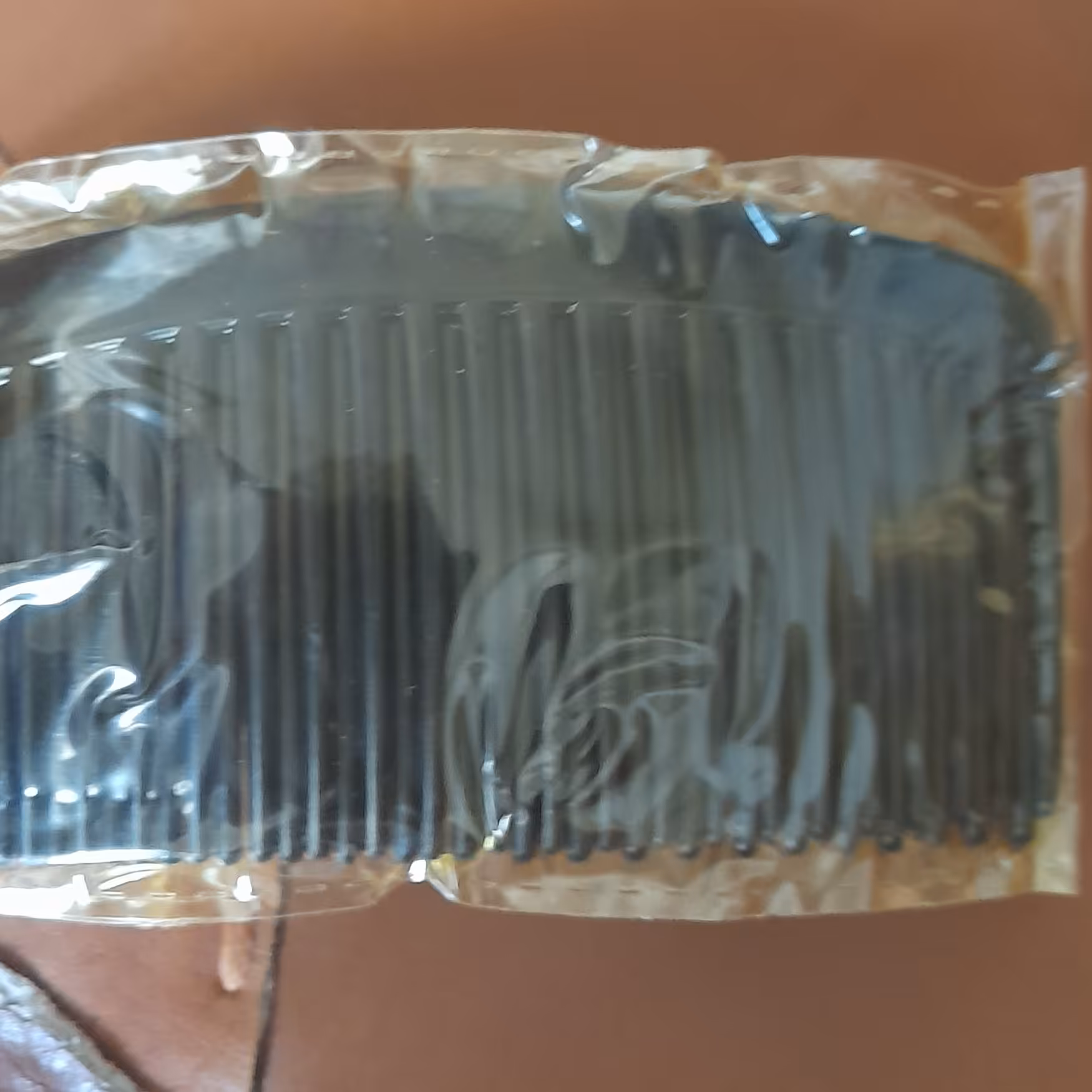 شانه نشکن اعلا سایز متوسط رنگ مشکی بصورت جفت 