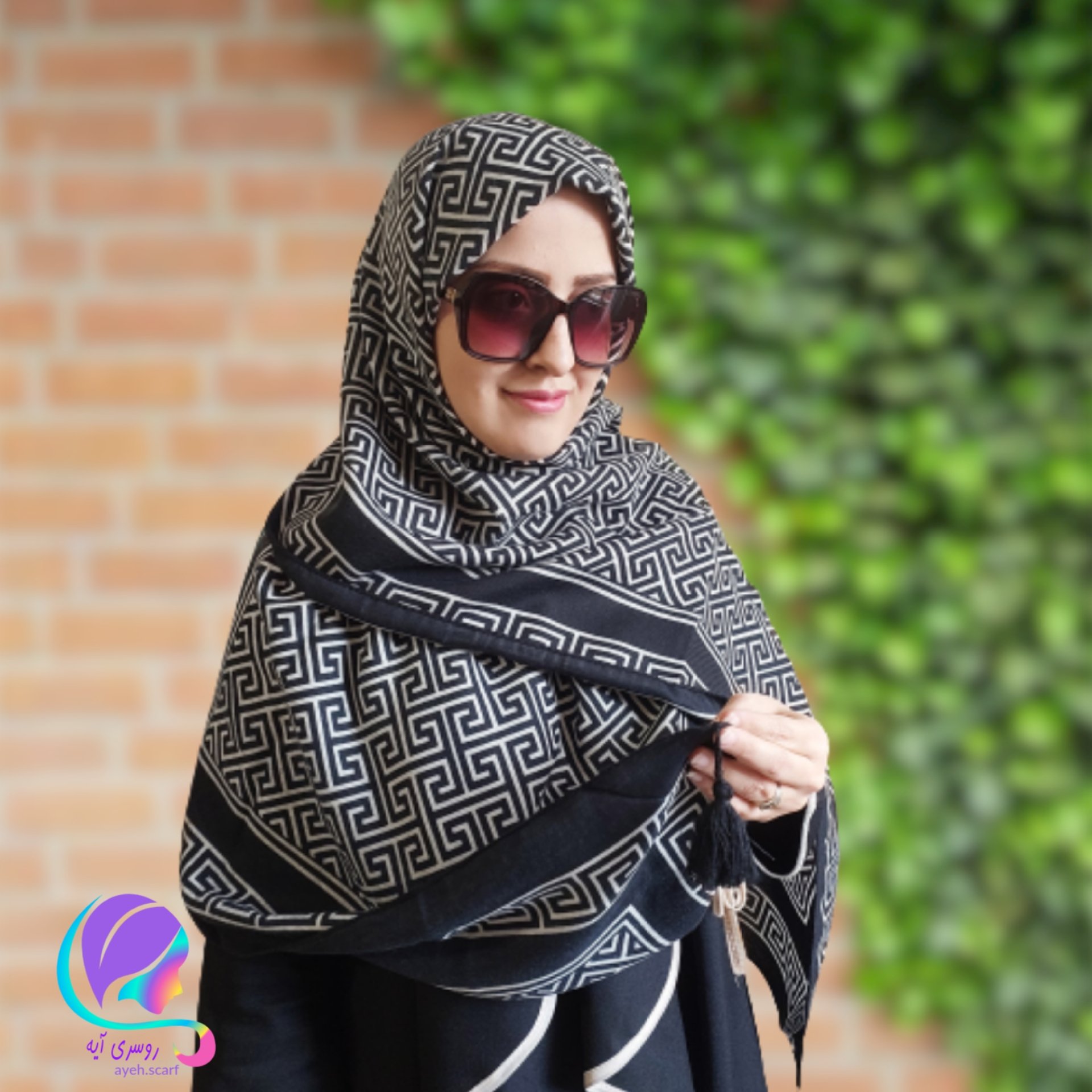 شال پاییزه مشکی سفید