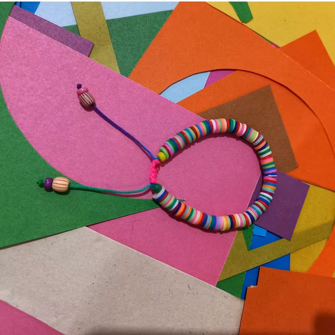 دستبند با مهره های فیموی واشری رنگارنگ ریووا