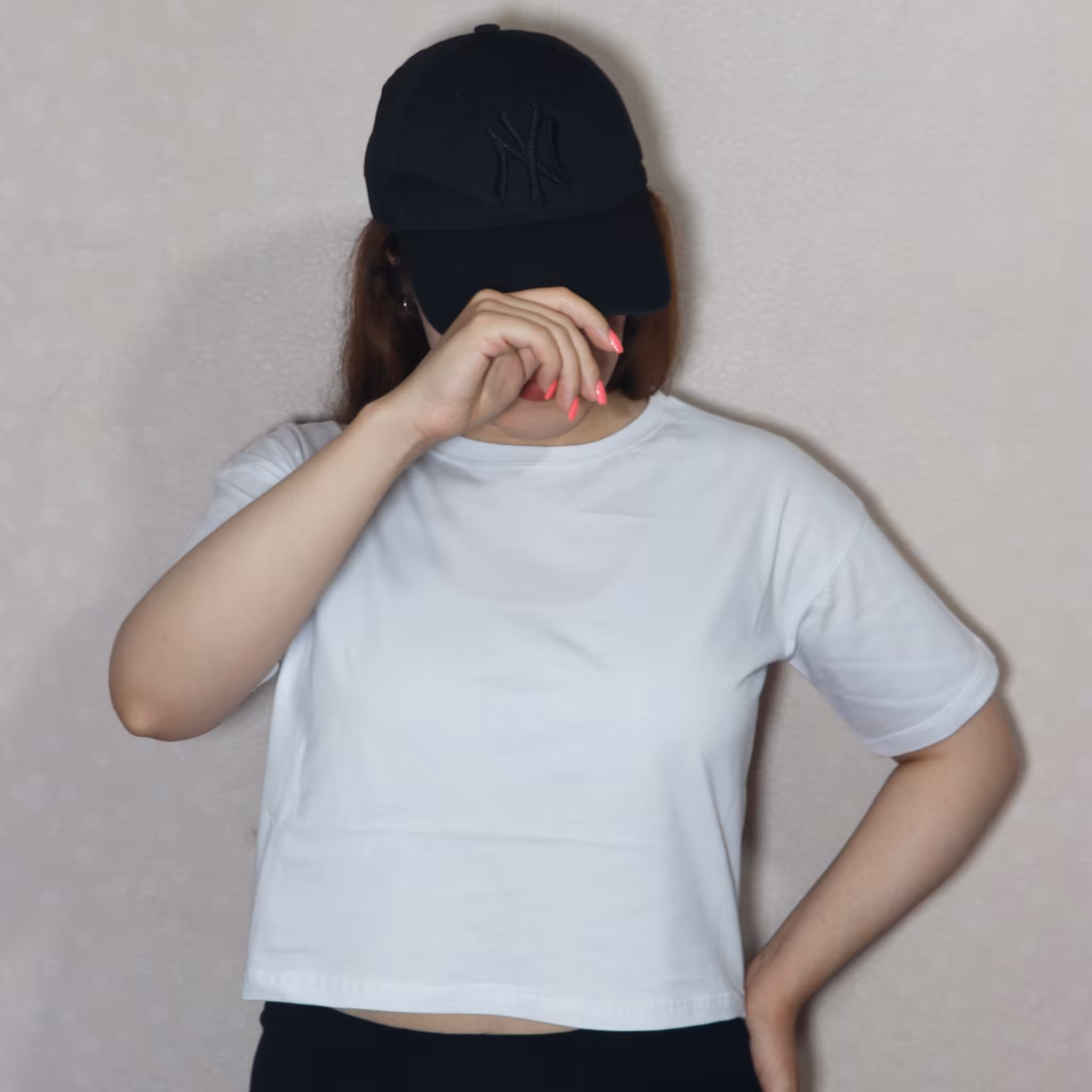 تیشرت کراپ دخترانه سفید ساده سوپر نخ پنبه فری سایز کیفیت عالی دارای رنگ بندی و طرح های مختلف 