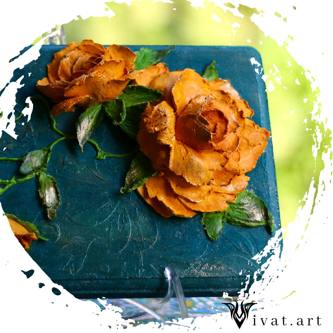 دیوارکوب چوبی تزئین شده با گلهای استاکو روسی