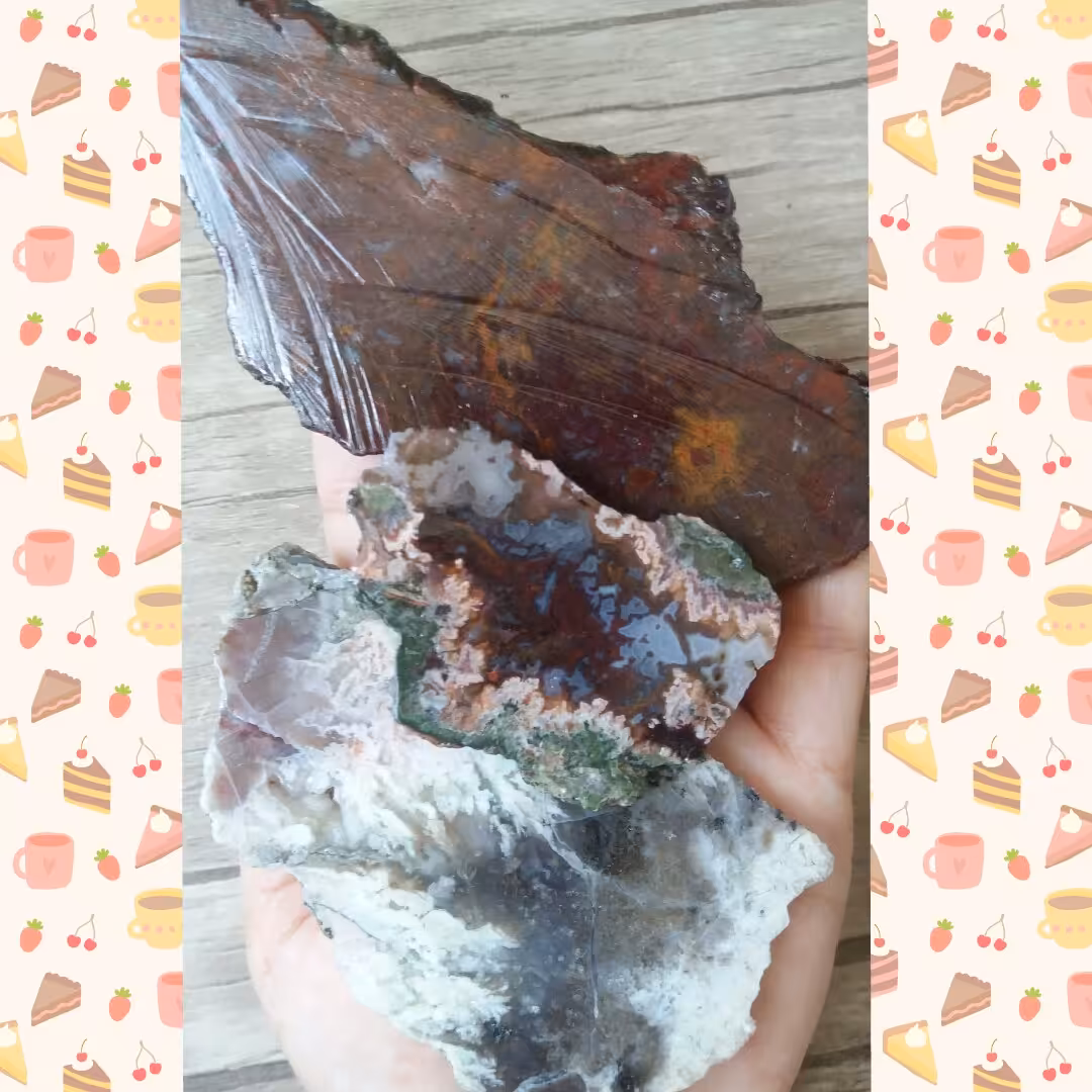 سه تکه سنگ عقیق اصل با رنگ طبیعی به شکل منظره مناسب دکور و ویترین یا ساخت نگین 