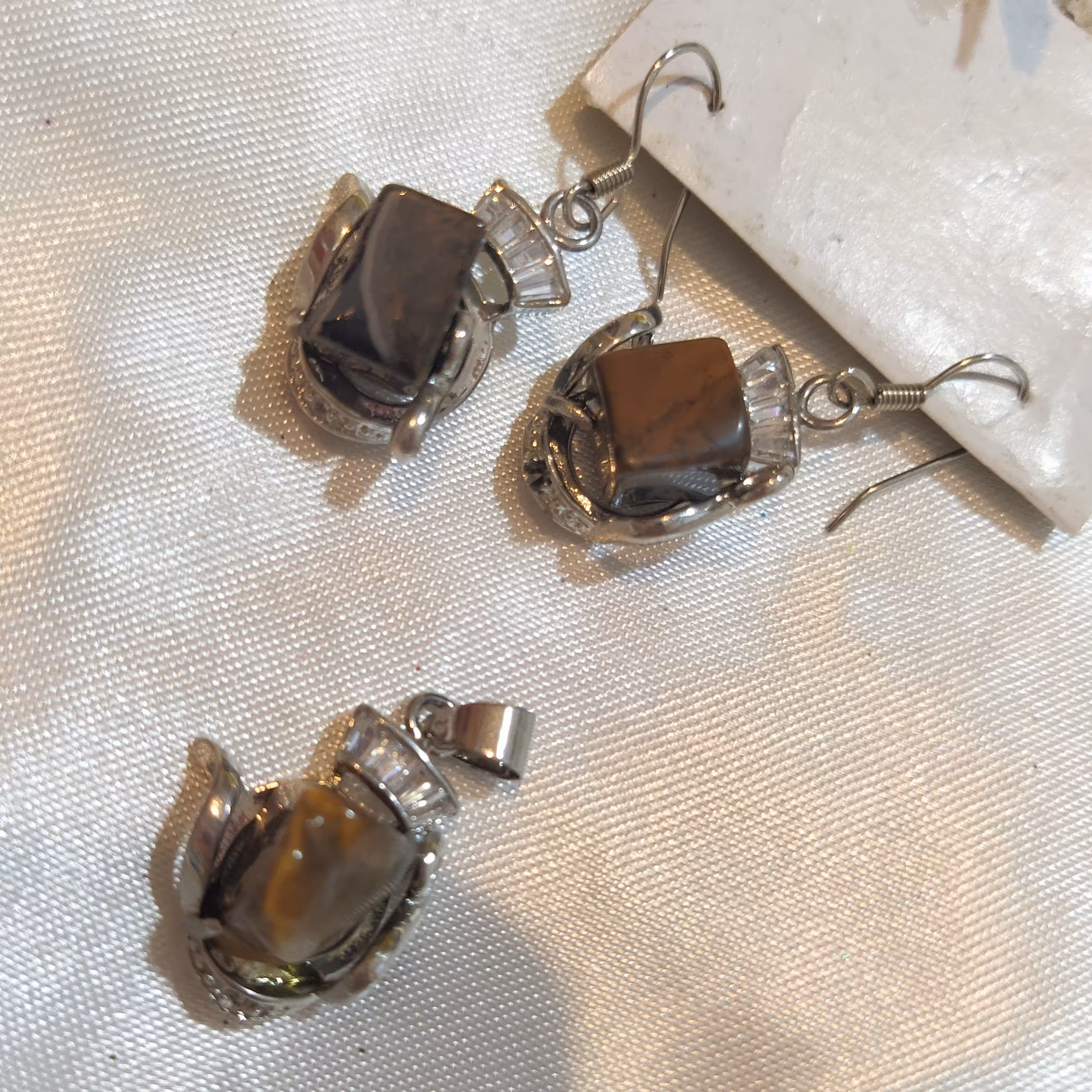 نیم ست بدون زنجیر  سنگ چشم ببر 