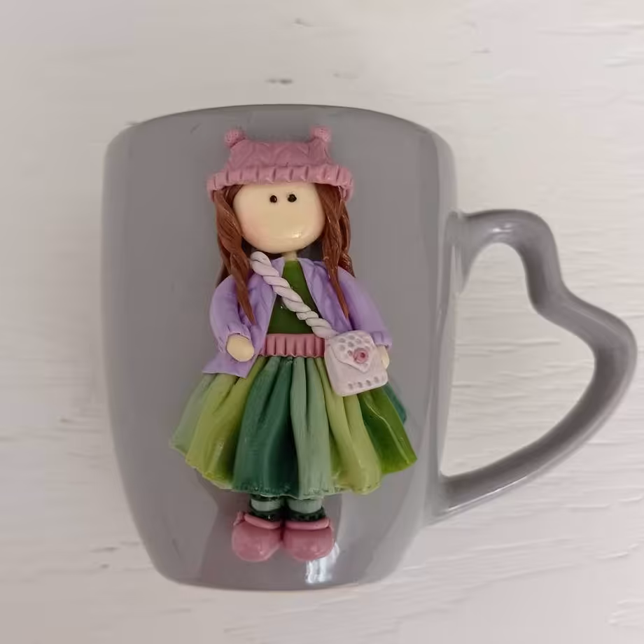 ماگ خمیری عروسکی دخترونه خاص و شیک مناسب هدیه