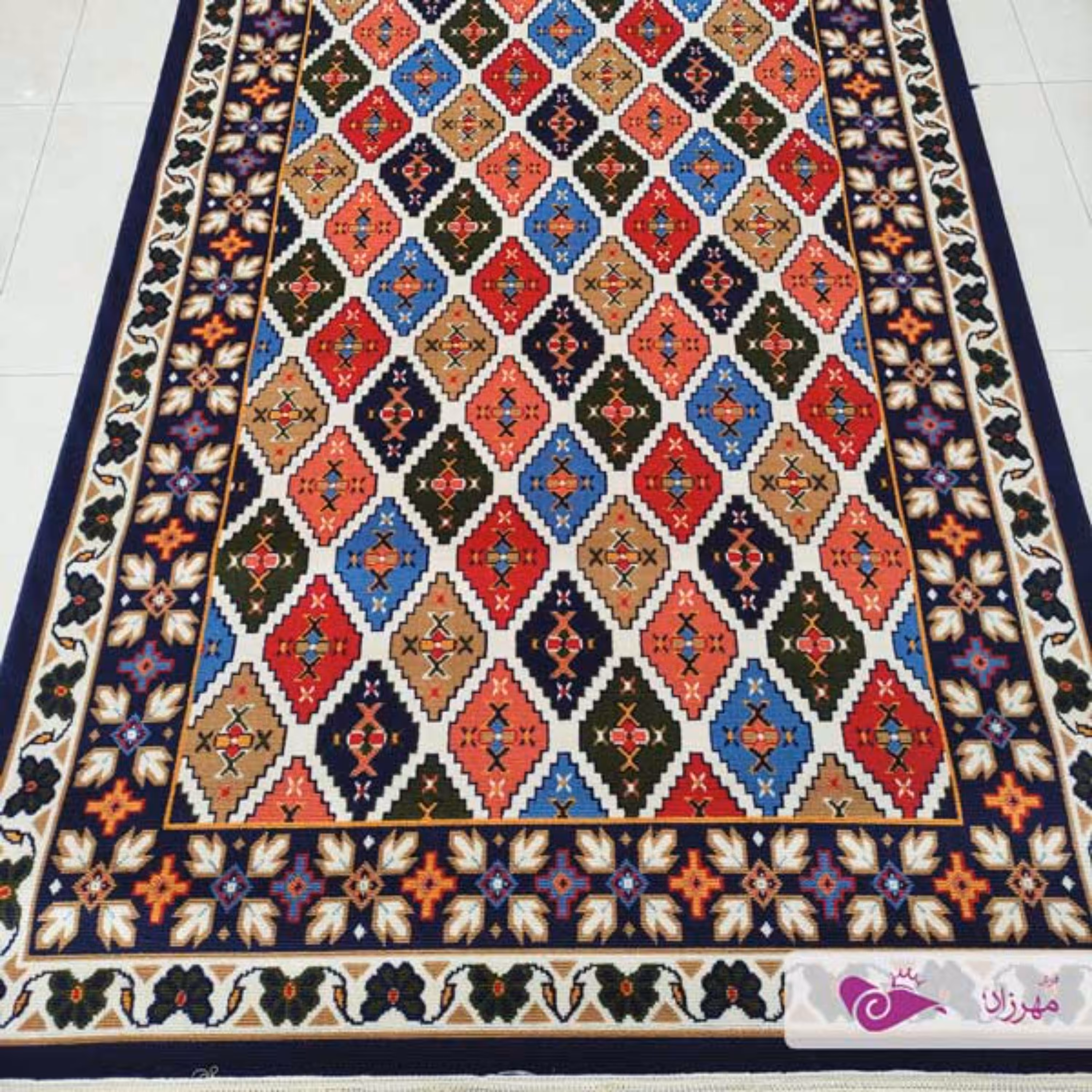 گلیم ماشینی 4 متری ( یک و نیم در دو و بیست و پنج ) طرح ماتریس