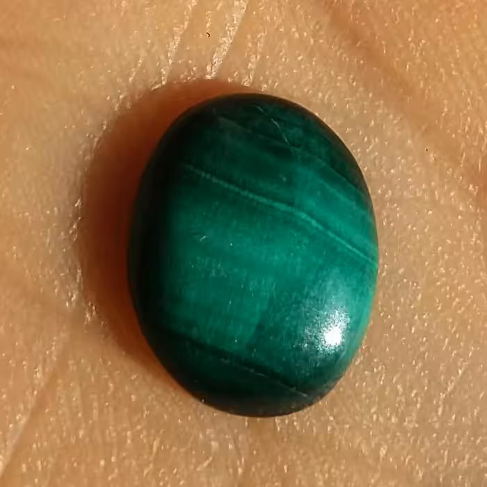 نگین مالاکیت بی نظیر پولیش آیینه ای جواهری
بسیار خاص و شکیل
کاملا طبیعی
شاهکار خلقت دیدنیی سایز ریز زیبااا