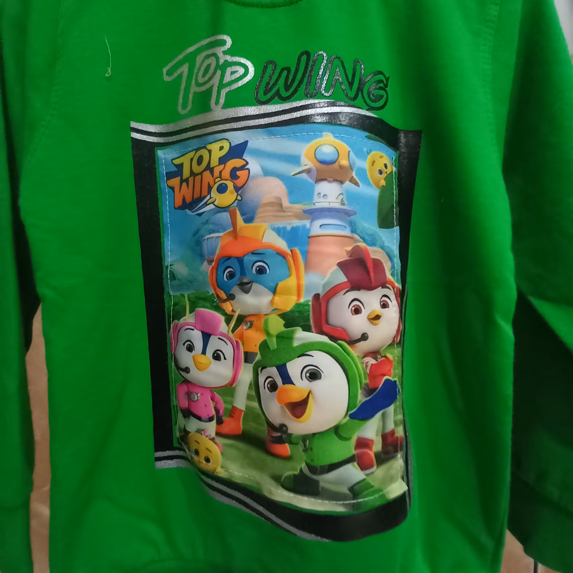 بلوز  تک پسرانه  چراغ دار   سایز 50 .45 .40 و چهار رنگ مختلف  زیبا