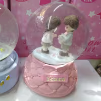 گوی موزیکال خارجی با چهار رنگ رقص نور و پنج مدل موزیک مختلف