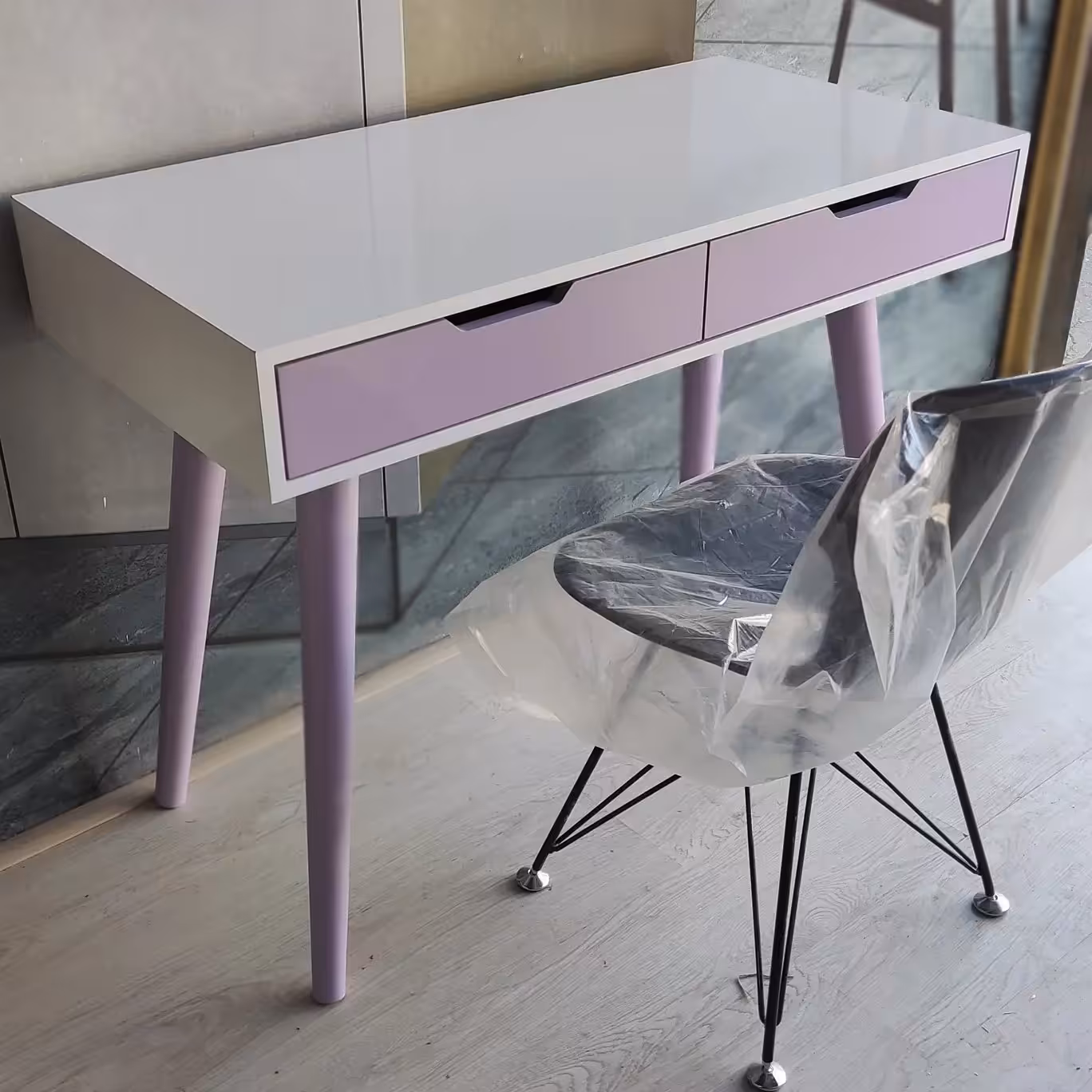 میز تحریر مطالعه دو کشو پایه مخروطی کم جا