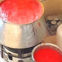 رب گوجه فرنگی خانگی بدون هیچ افزودنی مجاز و غیر مجاز 