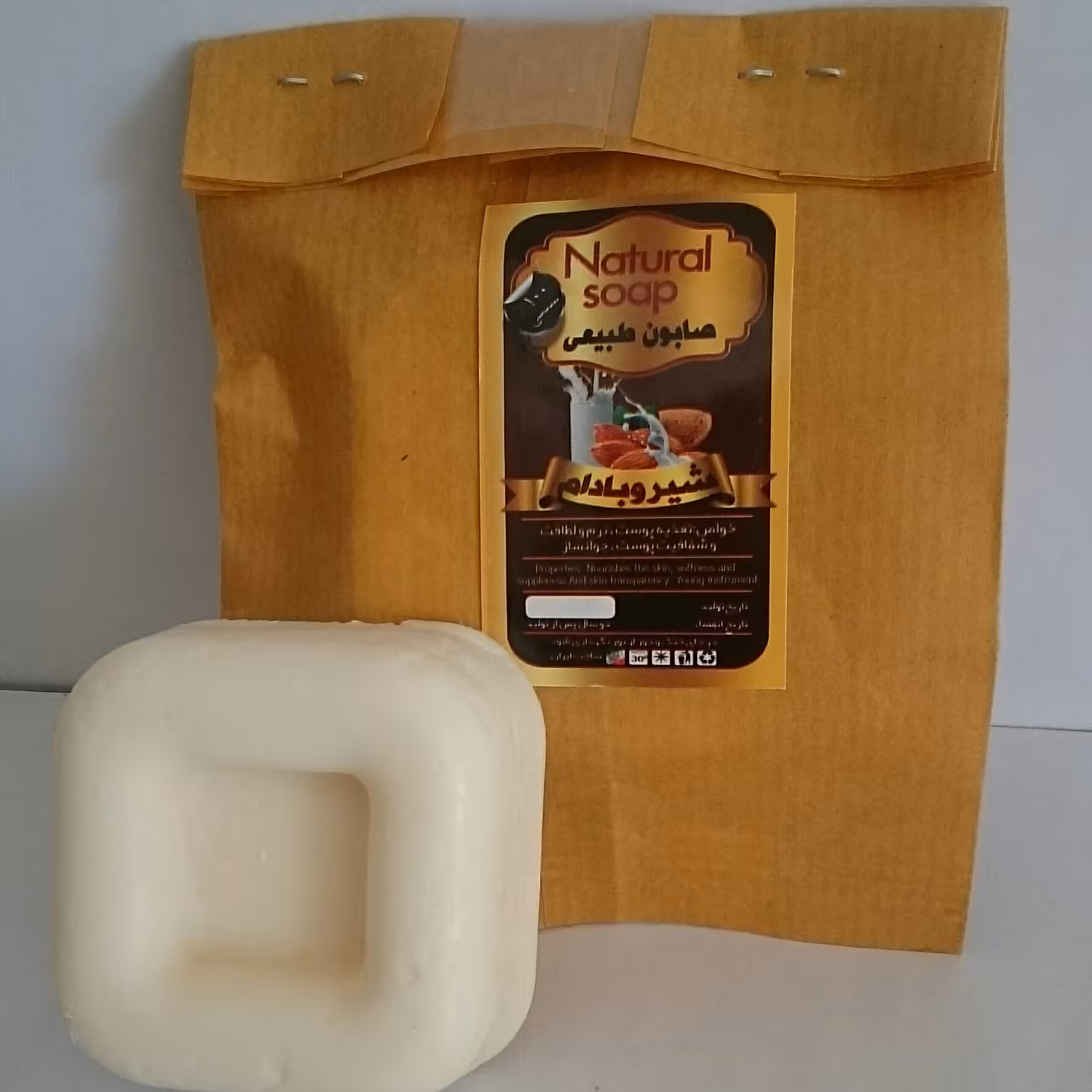 صابون طبیعی شیر و بادام