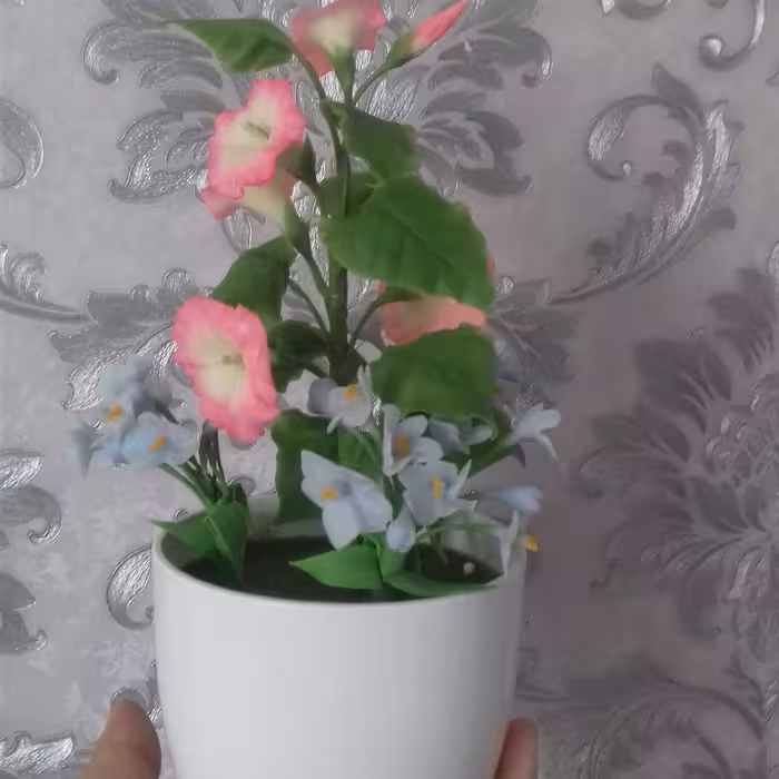 گلدان گل اطلسی 2 با شکوفه های آبی