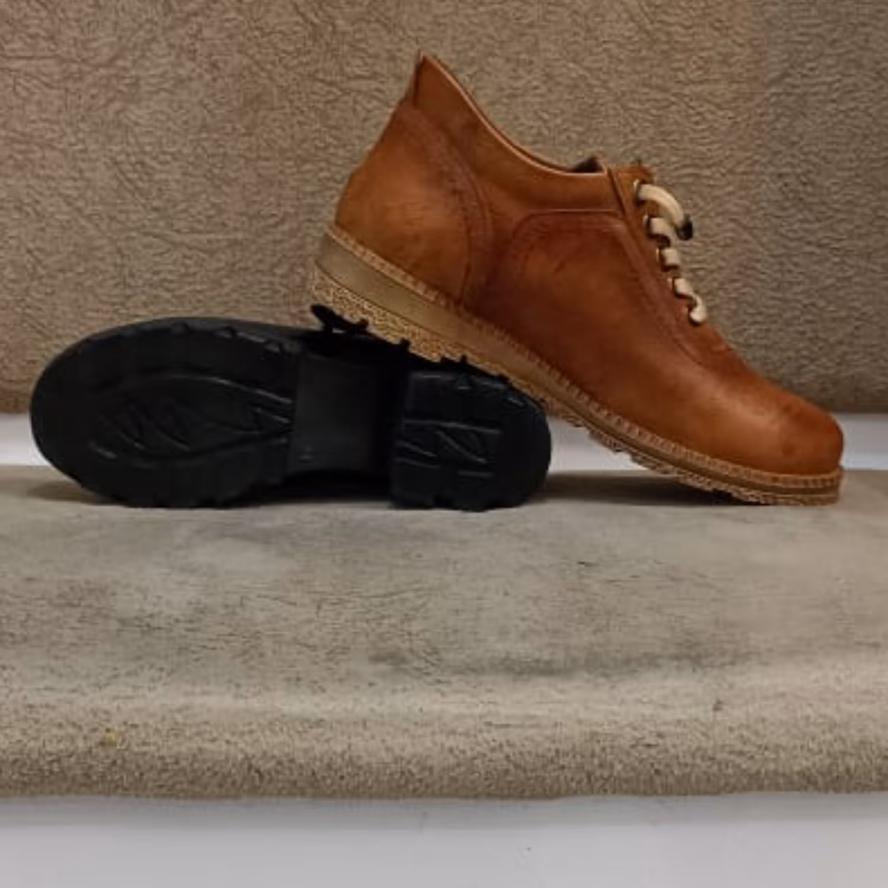 کفش زنانه چرم نیم بوت صدفی