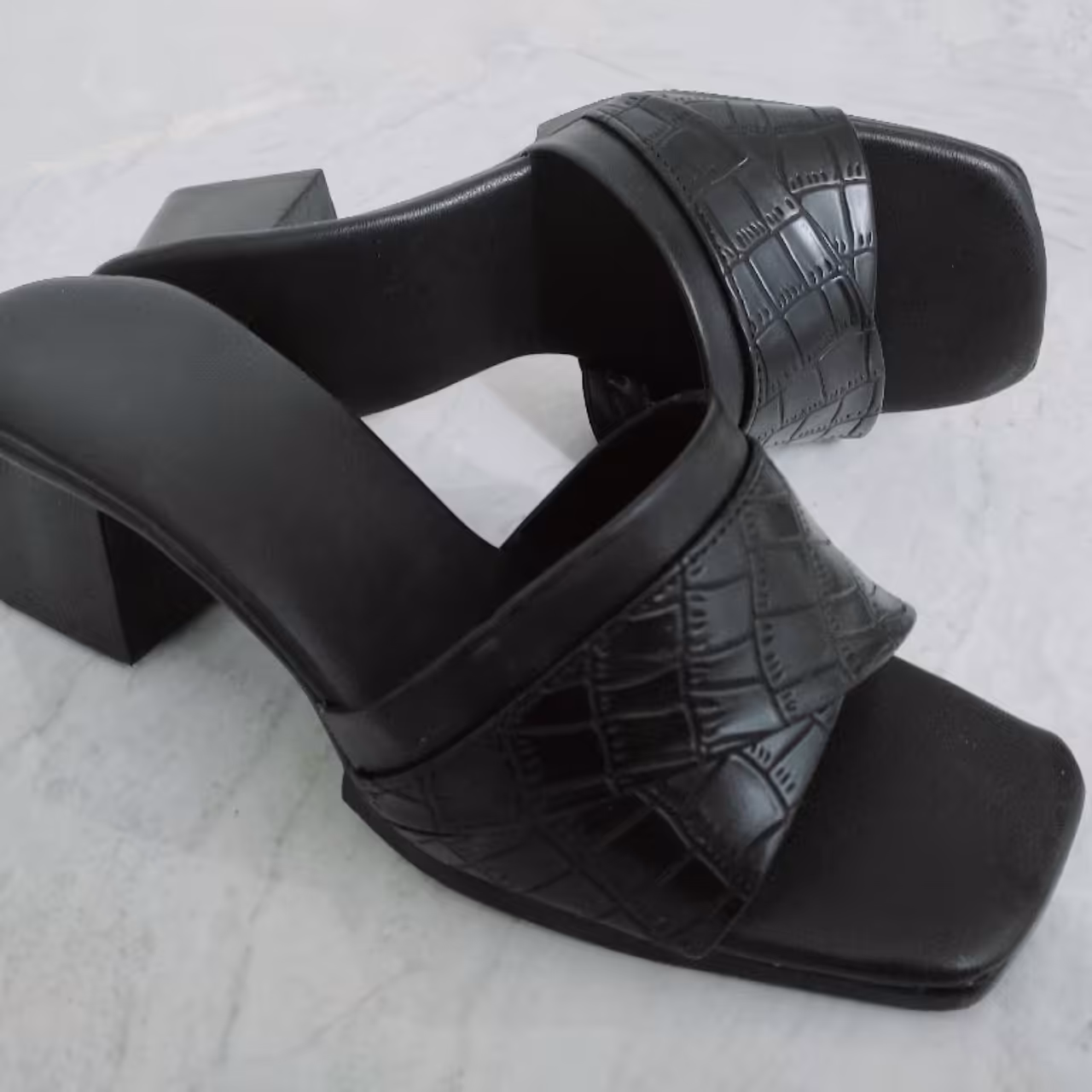 صندل سوسماری پاشنه دار 