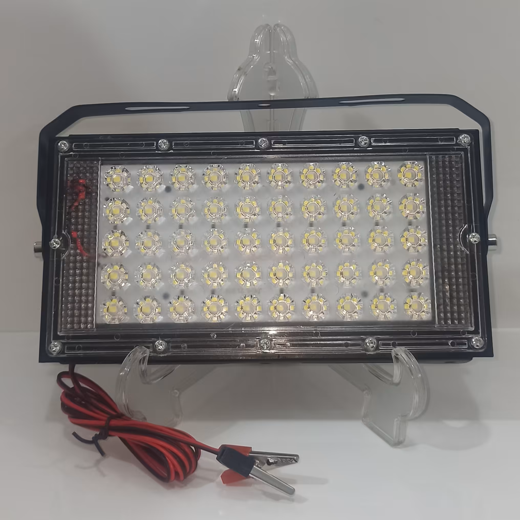 لامپ سیار ماشین  12 ولت 50وات لنزدار  مخصوص کمپینگ  همراه با سیم و گیره سوسماری 