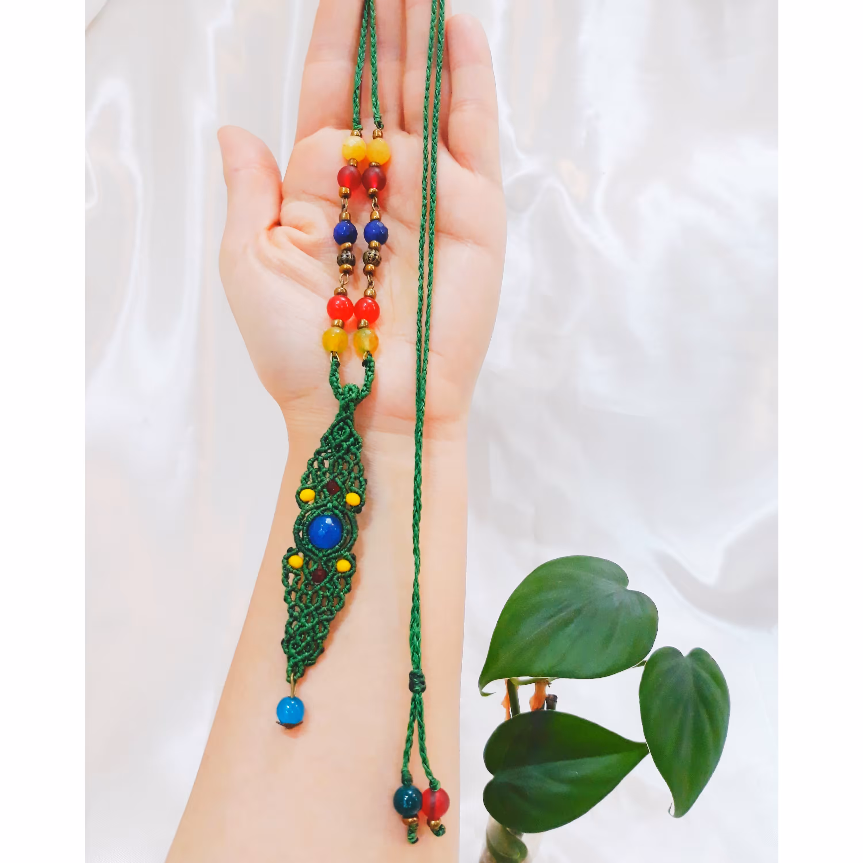 رولباسی،بافت مکرومه با سنگهای باکیفیت ،جید های رنگی و شرف الشمس 