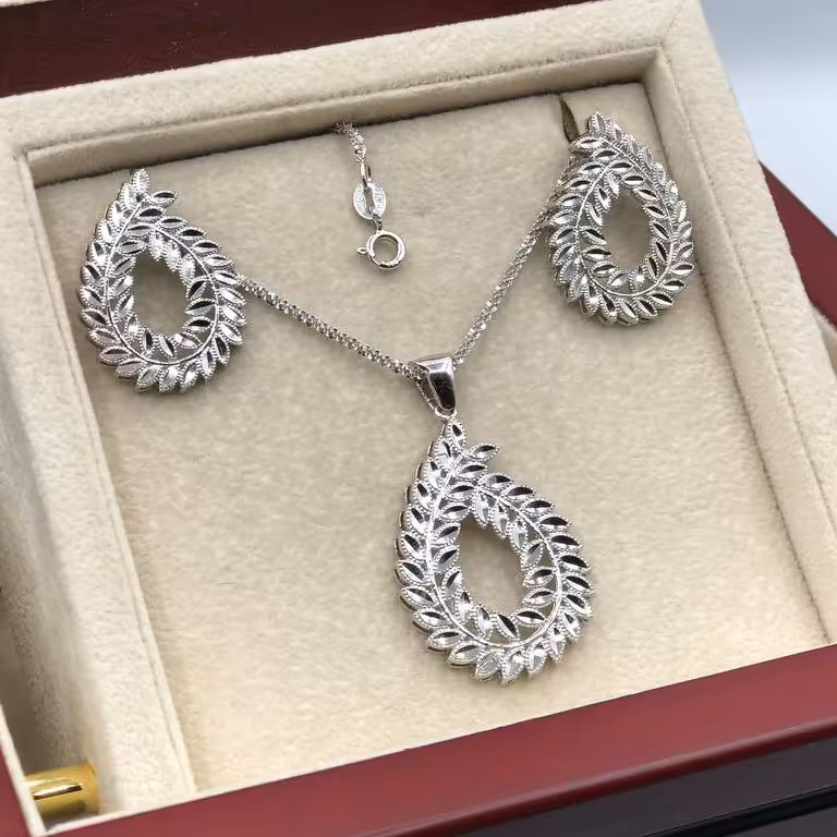 نیمست زیبای تراش بدون زنجیر سه لایه روکش آب طلا و رنگ ثابت