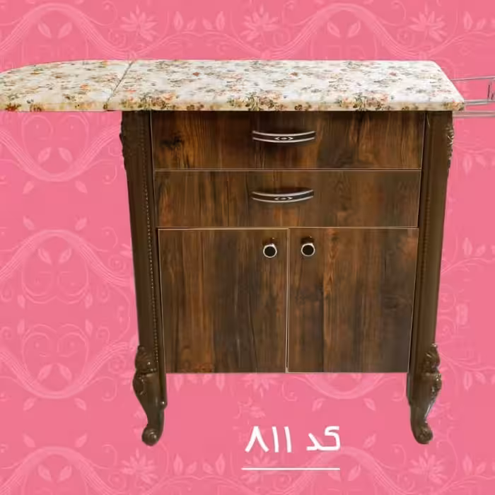 میز چرخ خیاطی واتو پایه سلطنتی، دارای دو کشو ریل فلزی و درهای آرام بندو فضای نگهداری چرخ خیاطی در دورنگ سفید و آنتیک طلا