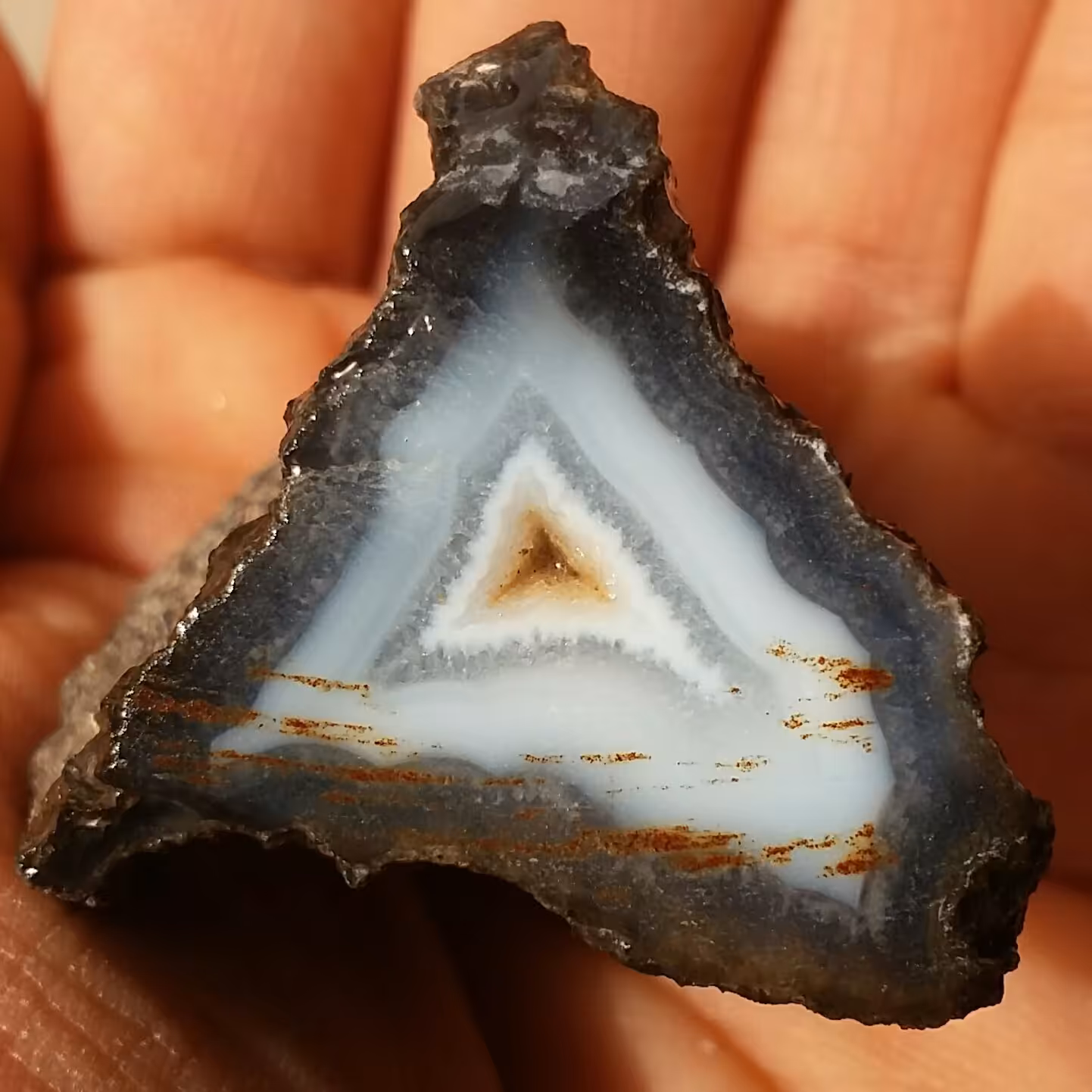 اسلایس سنگ راف عقیق سلیمانی رنگی 3بعدی محشرر کاملا طبیعی
تابلو نقاشی طبیعی زیباا