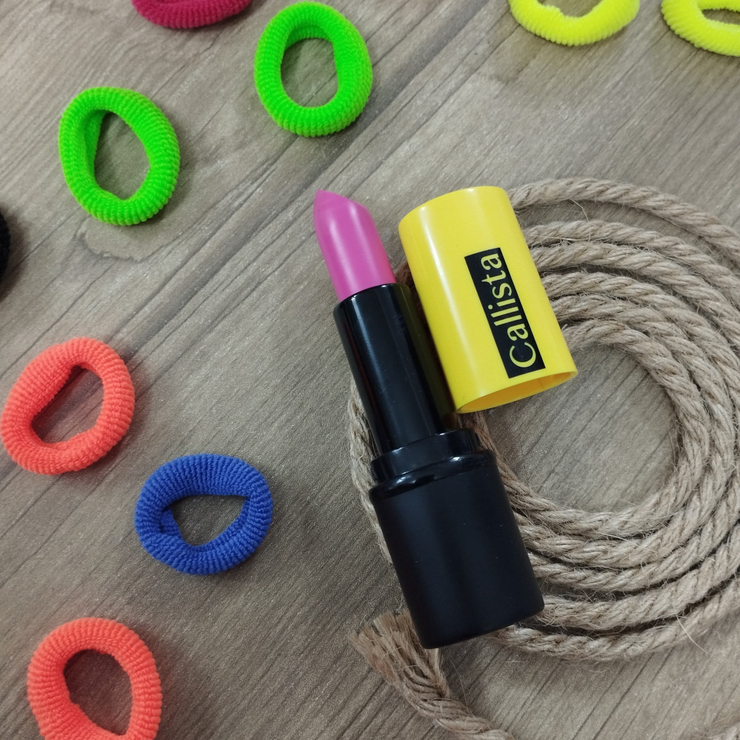 رژ لب کالیستا مدل s 84 کاملاً زیبا و متفاوت