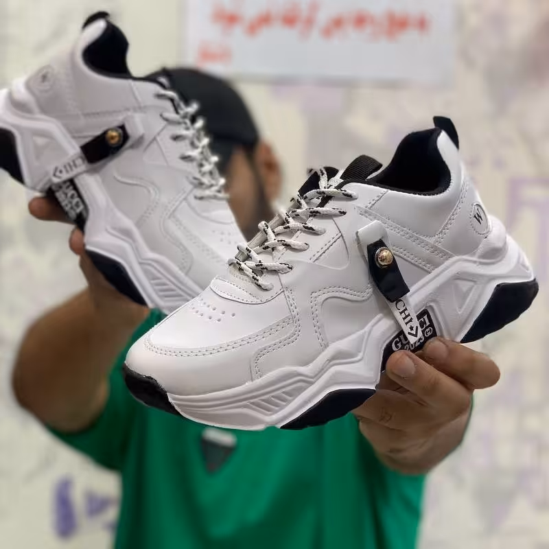 کتونی مدل گوچی ،رنگ سفید مشکی، زیره باکیفیت  پیو ، ضد آب