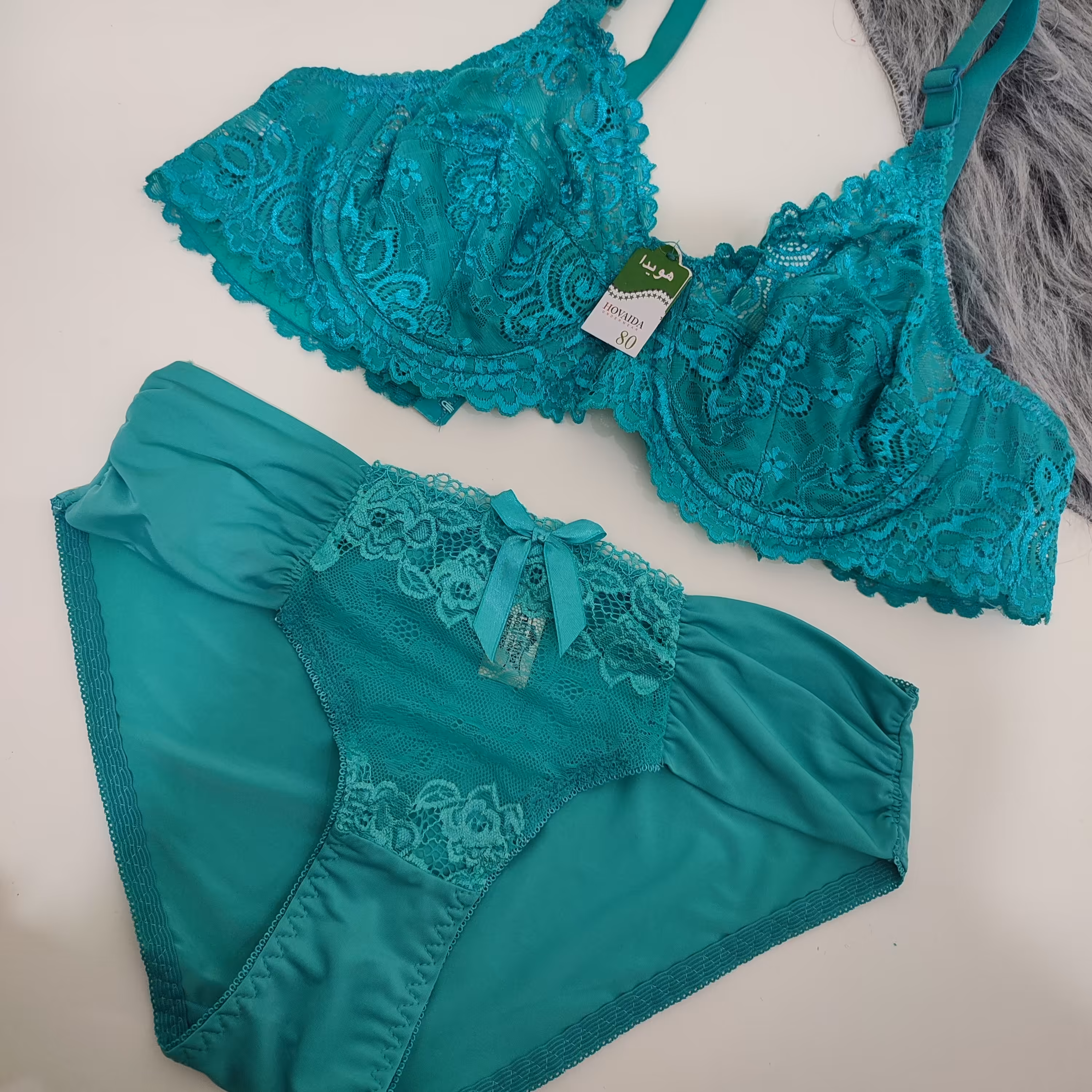 سوتین دانتل زیره فنر دار