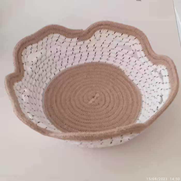 سبد نظم دهنده که برای نظم دادن به سری وسایل یا حتی از این سبد برای میوه وشکلات هم استفاده میشه