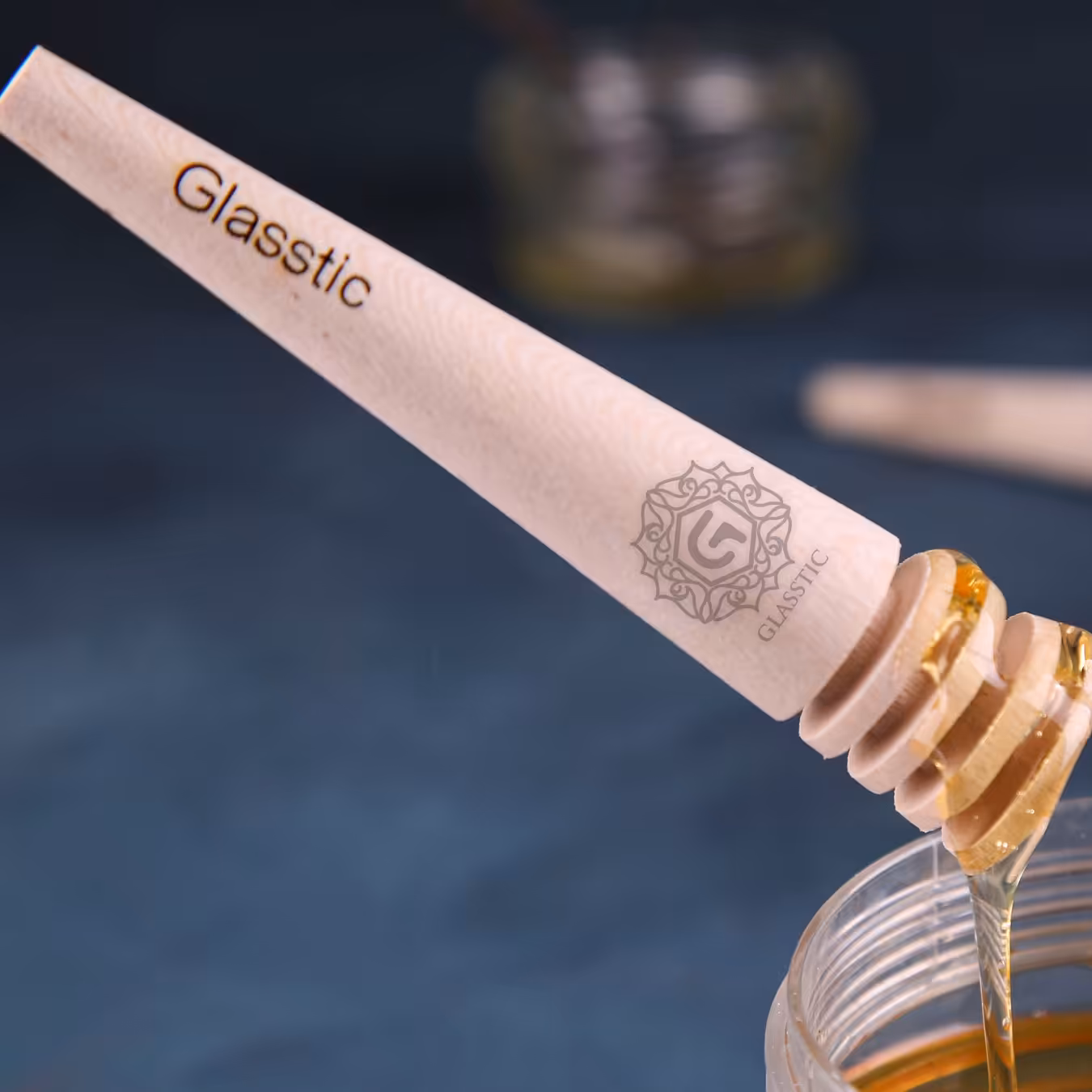 چوب عسل با آرم هک شده