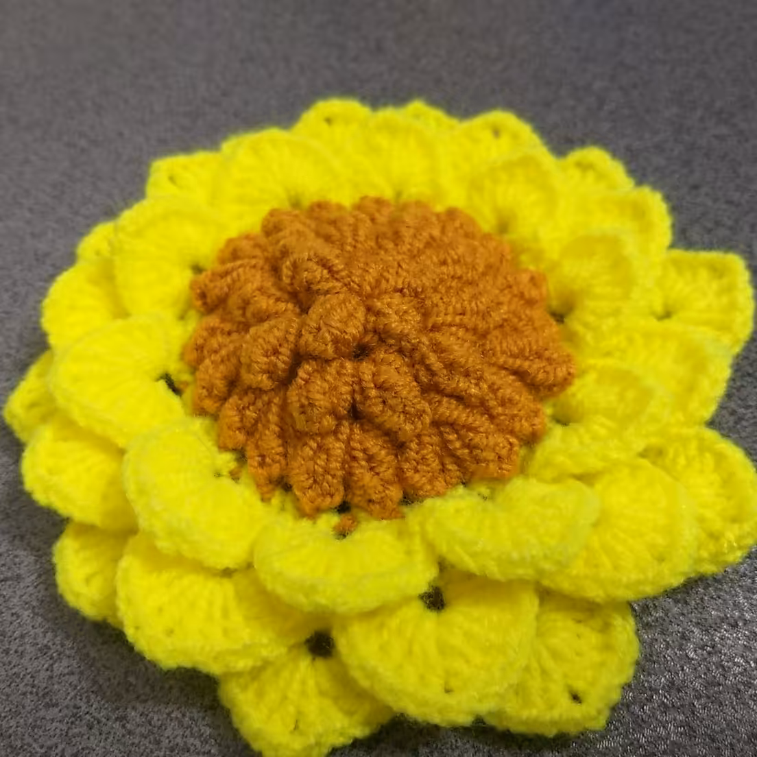 اسکاج و دستگیره دستبافت فانتزی مدل گل افتابگردان(16گرمی)