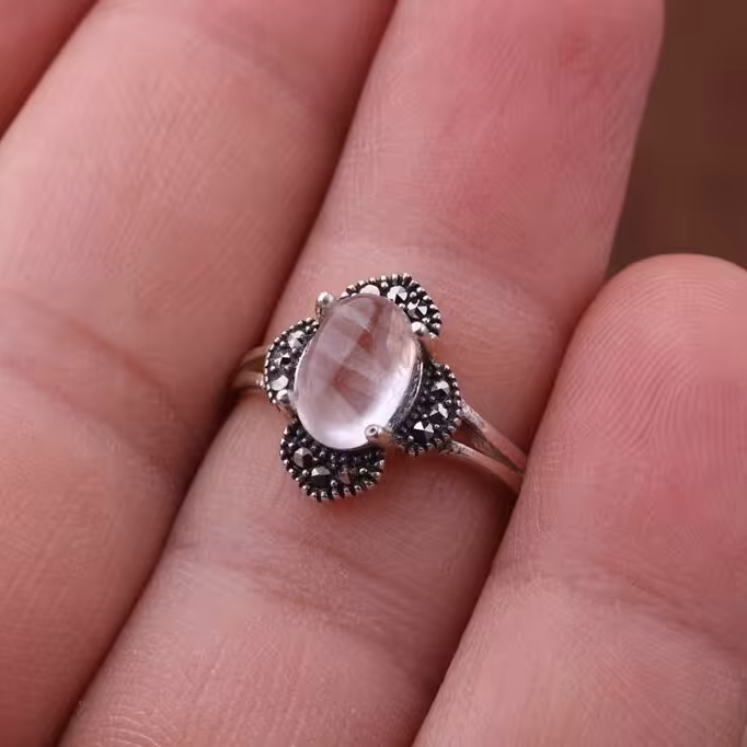 انگشتر درنجف طراحی زیبای با مارکازیت اصل ( انگشتر زنانه )