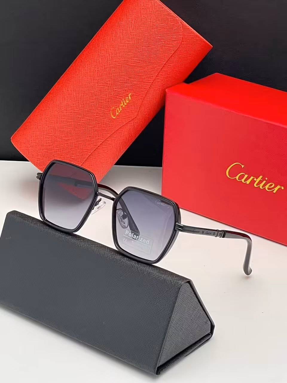 عینک آفتابی مردانه از برند کارتیر مسترکوالتی