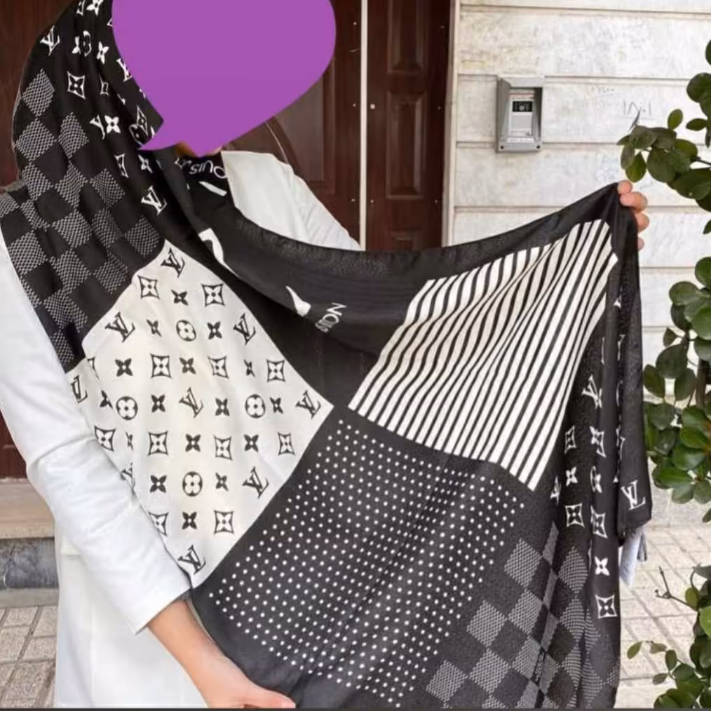 شال نخی ترند روز طرح  ال وی سفید مشکی 