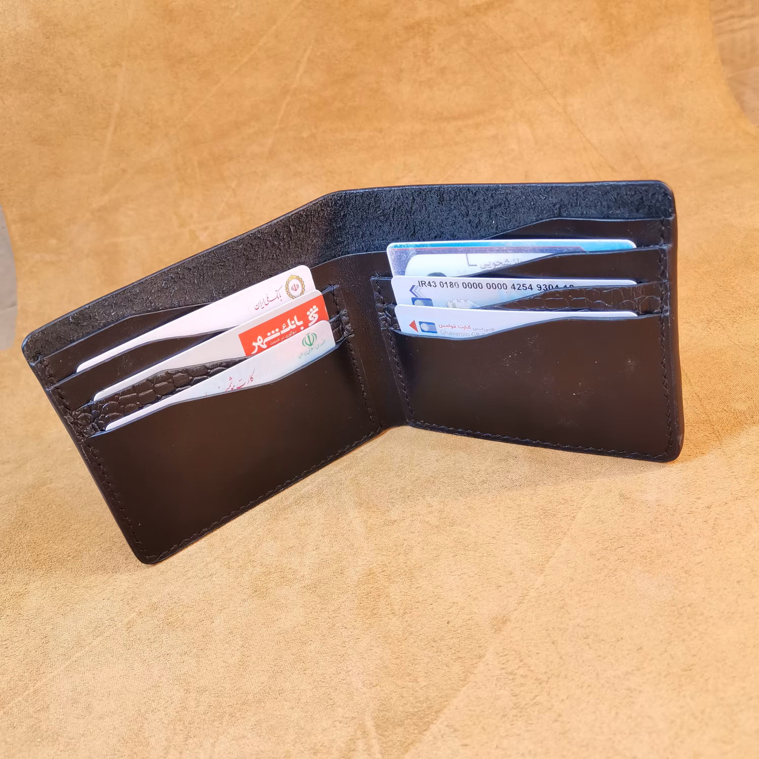 کیف پول جیبی چرم مشکی گاوی درجه یک با ایستایی بالا