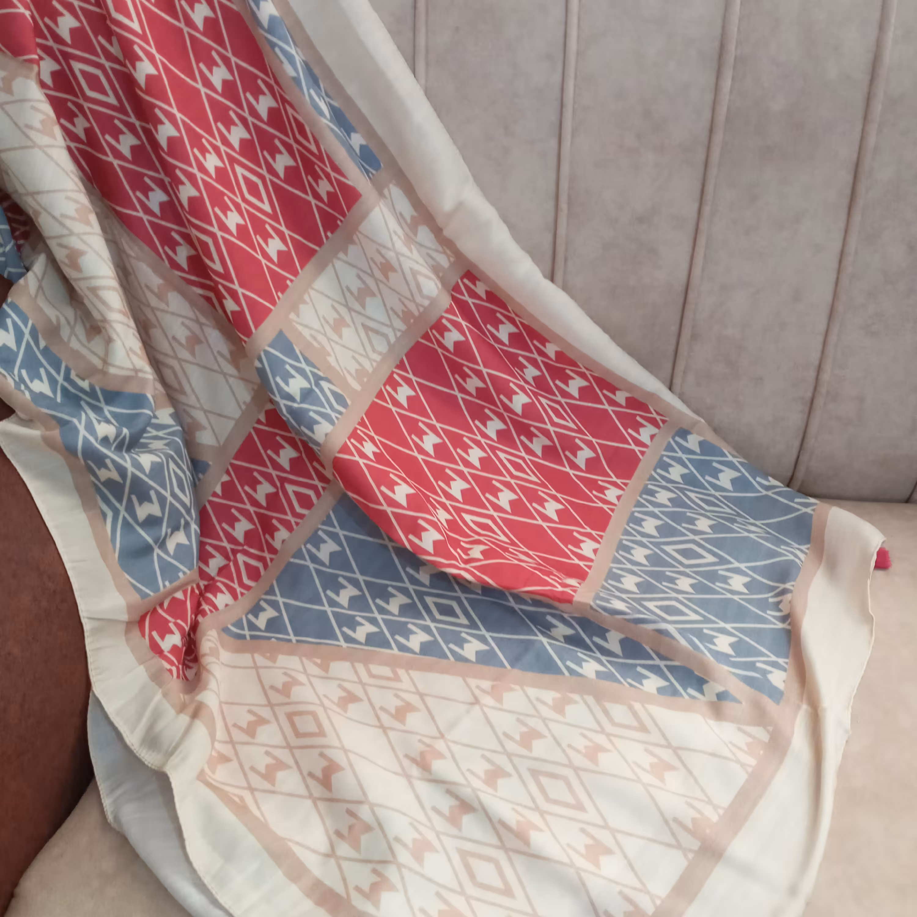 شال کرم زرشکی