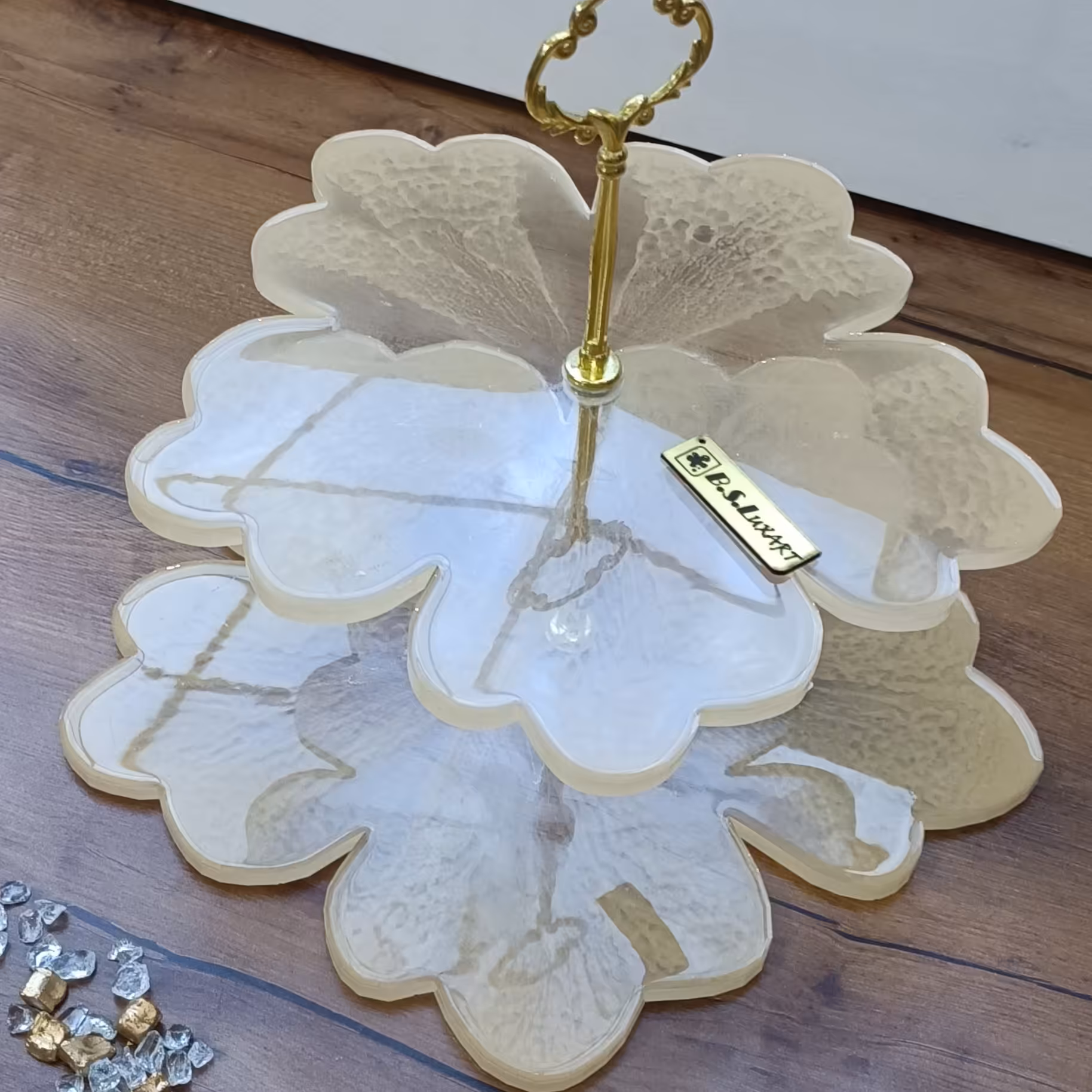 ظرف شیرینی خوری  دوطبقه رزینی،با طبقات 25 و 30 سانتیمتری،انتخاب مسطح یا گود بودن طبقات با شماست