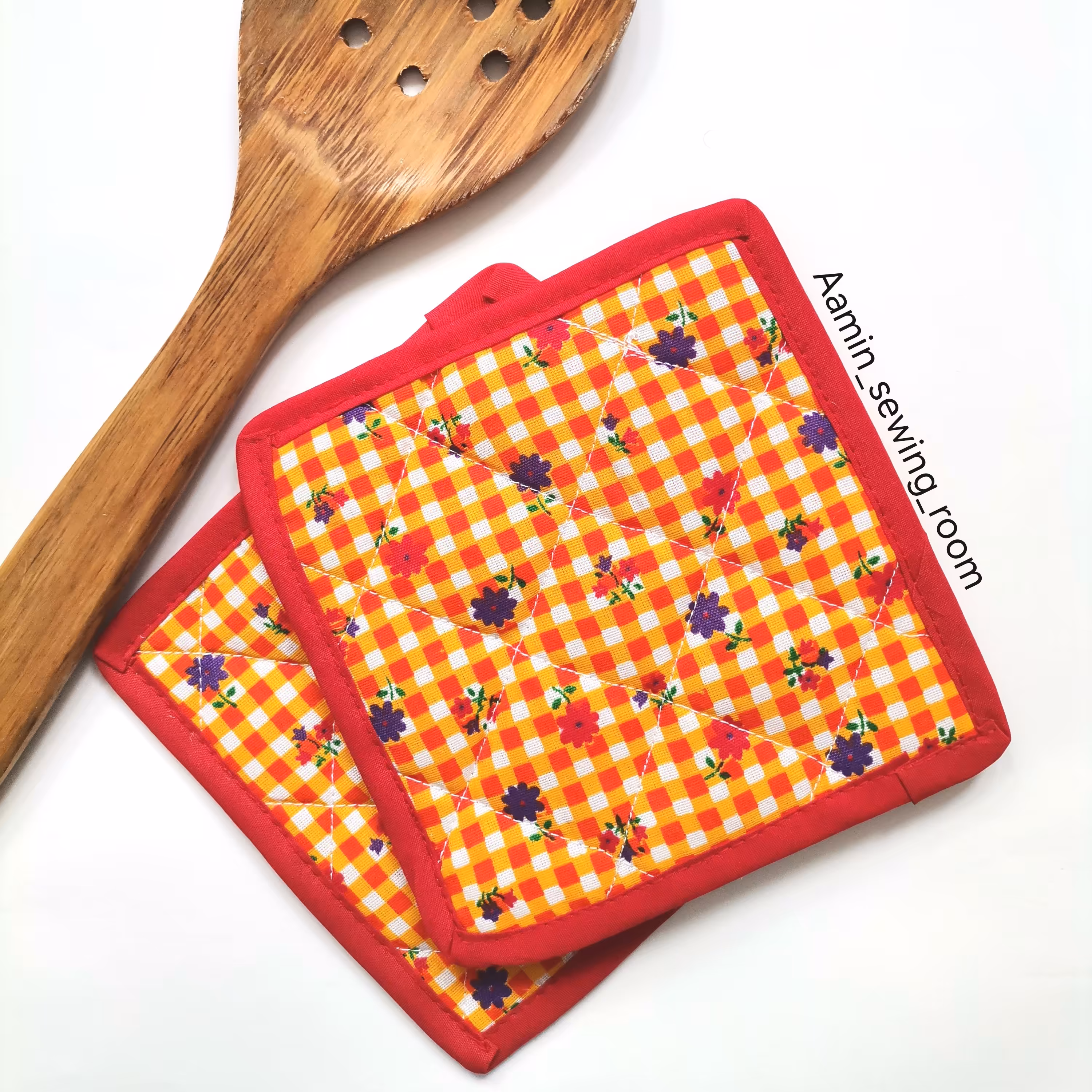 دستگیره آشپزخانه مدل چهارخونه گلدار نارنجی(حاشیه قرمز) 