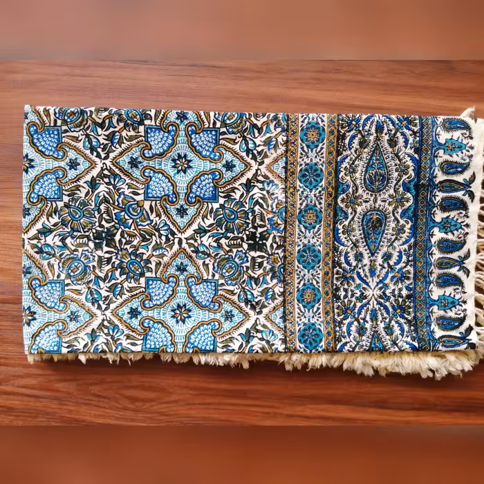 رومیزی 100 در 100 قلمکار صادراتی طرح سرامیکی آبی رنگ برند جعفری 