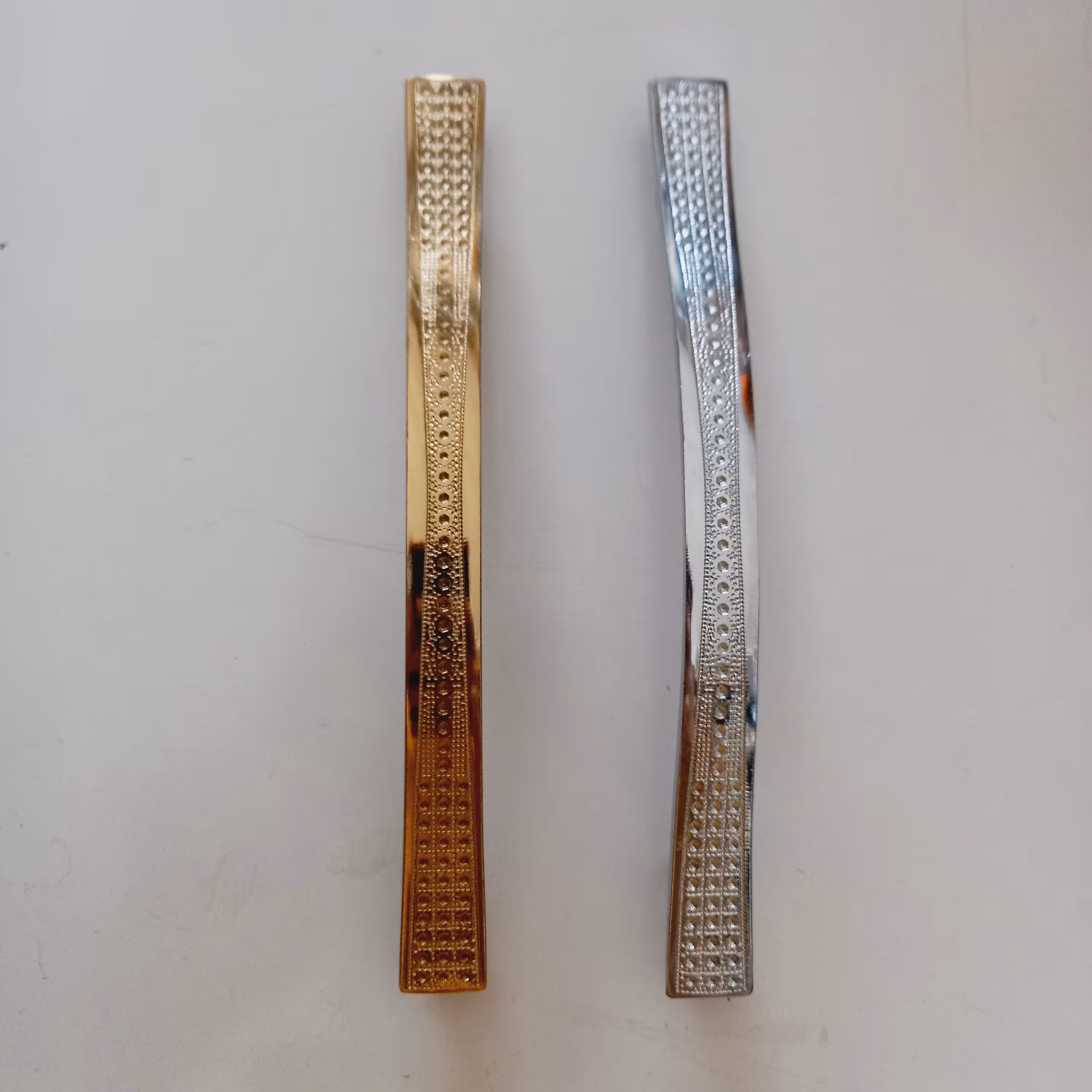 دستگیره کابینت فلزی کروم و طلایی به همراه پیچ