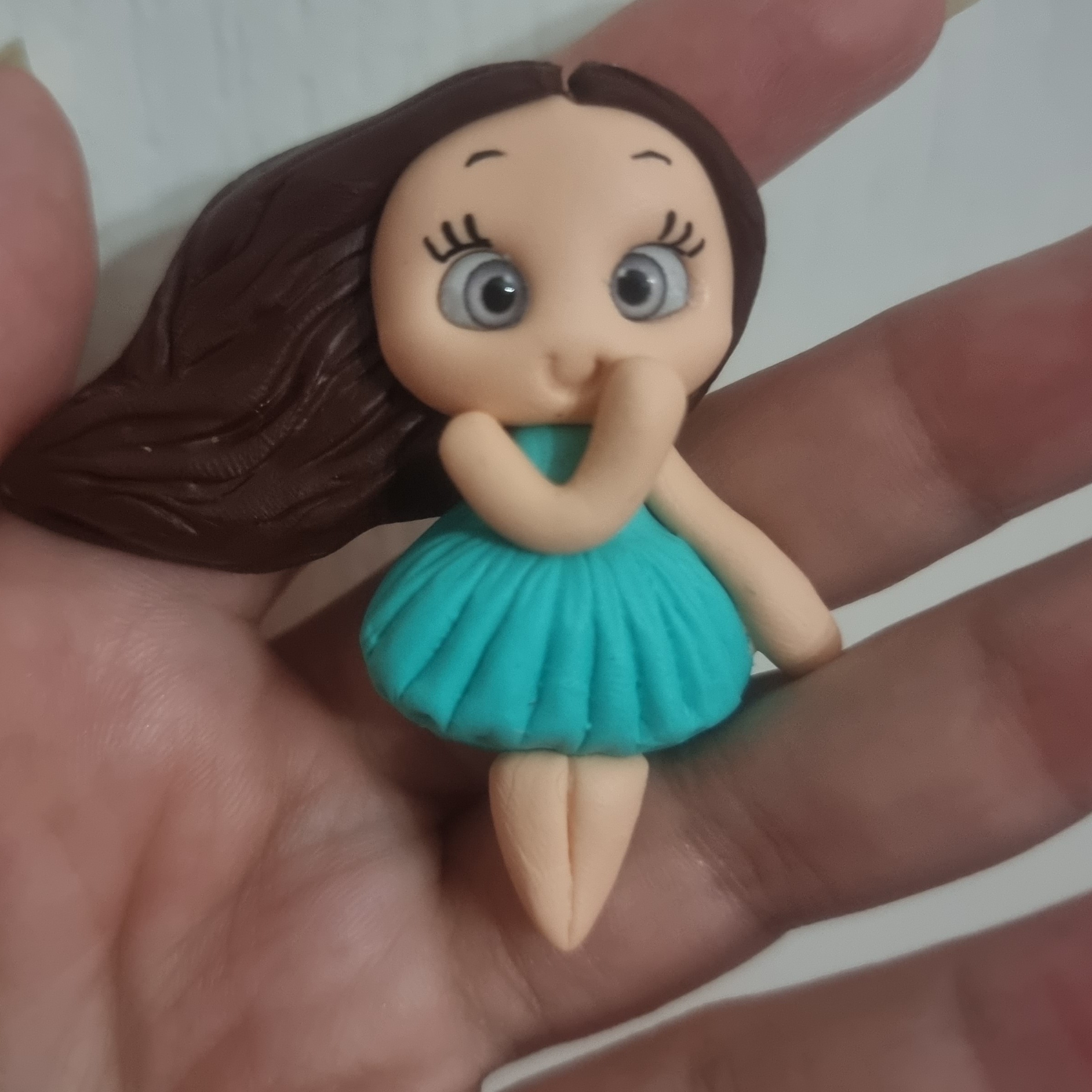 مگنت عروسک لباس فیروزه ای