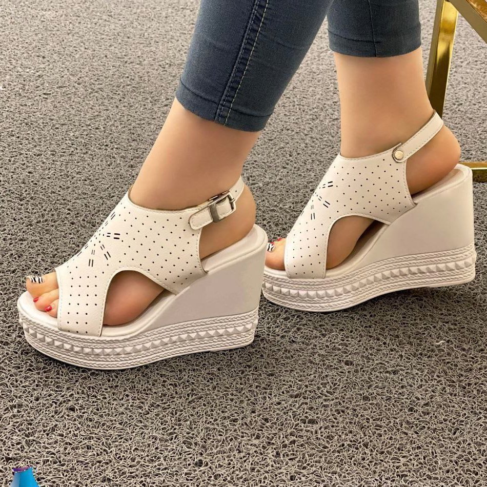 صندل مجلسی
کد 105 
قالب استاندارد
پاخور شیک
لژ 10 سانت 
Size36ta40