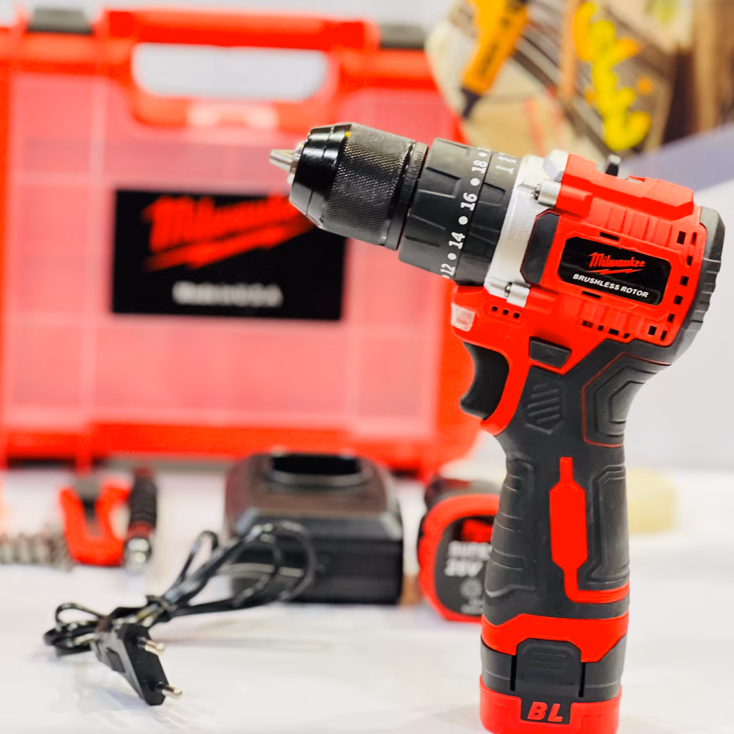 دریل شارژی میلواکی براشلس