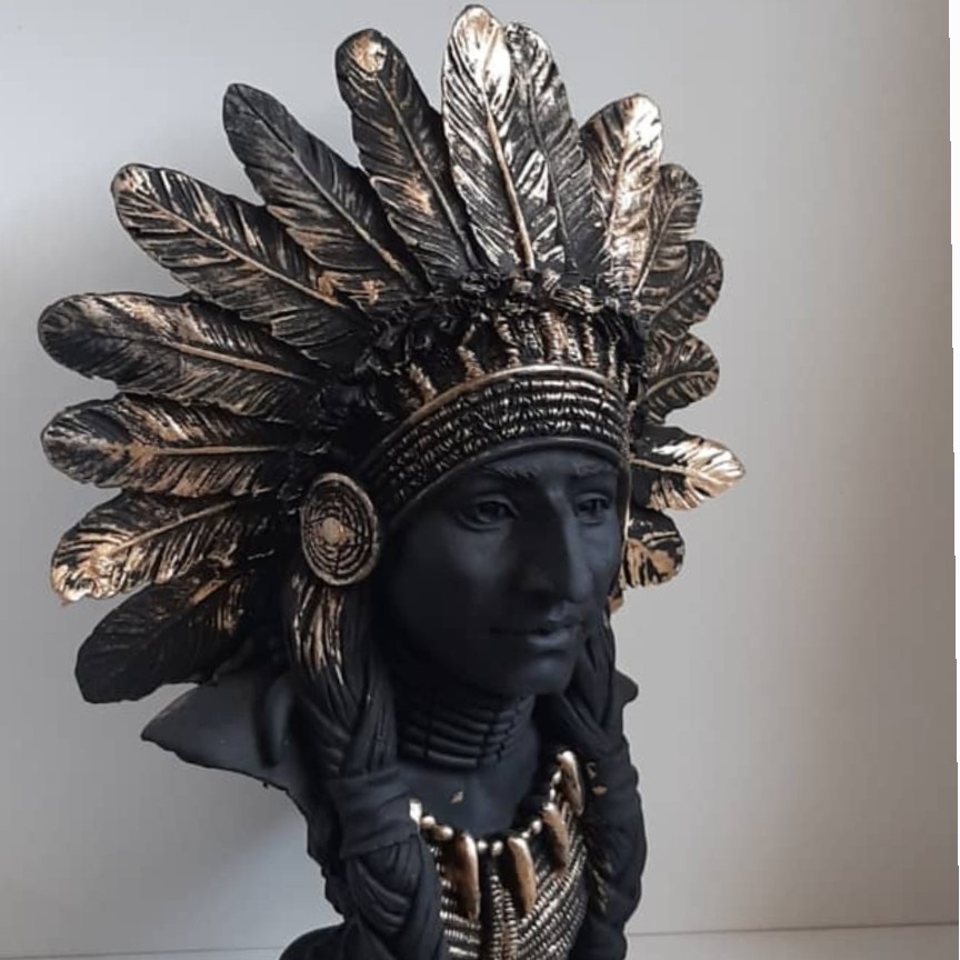 مجسمه سرخ پوست