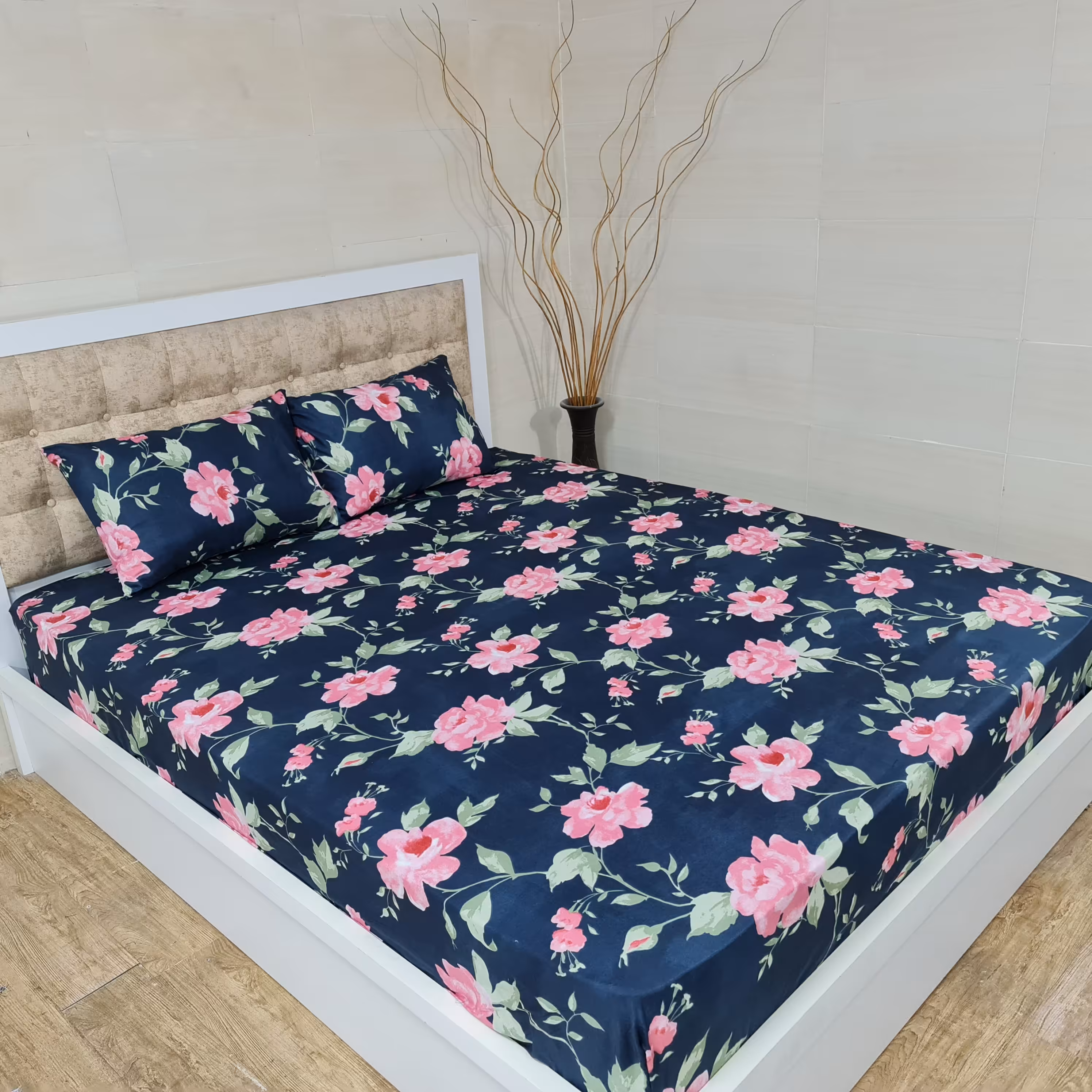 پارچه ملحفه ای خارجی رنگ ثابت تضمینی عرض 240 سانت  لطیف طرح جدید وشیک  گلدار متراژ 1.5 متر 