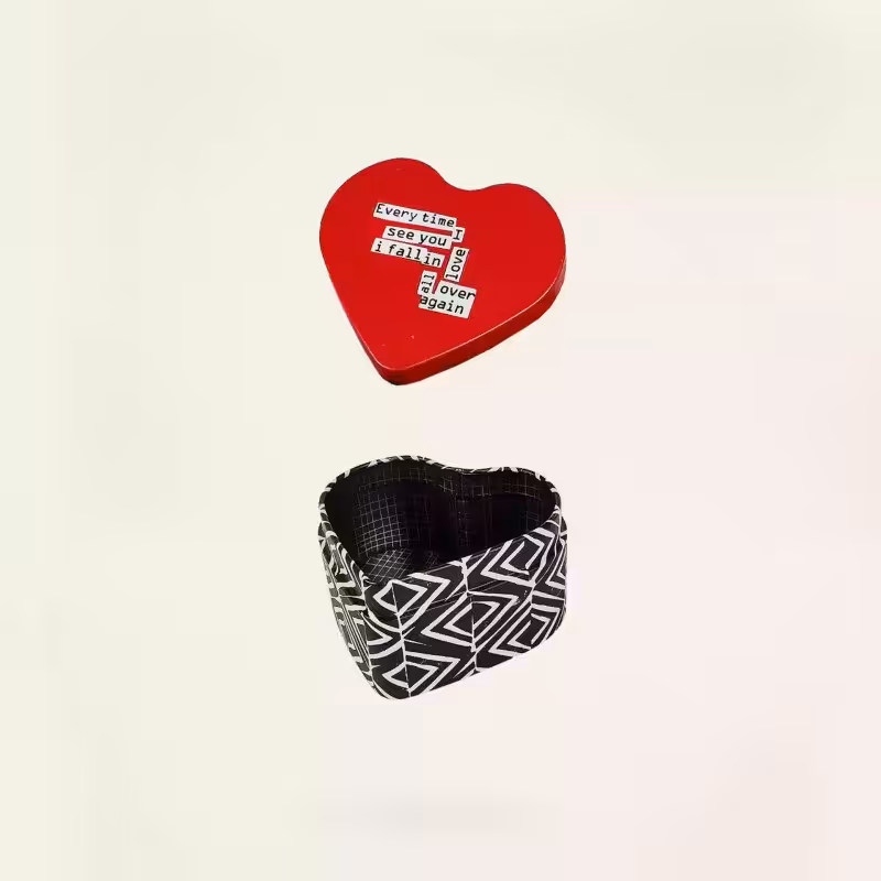 جعبه هدیه مریخ قلبی مدل Falling in love

