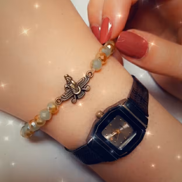 دستبند کریستال با پلاک فروهر