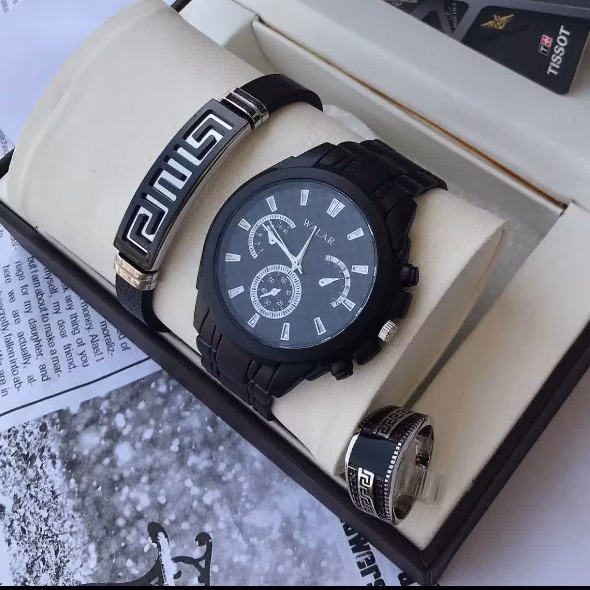 ست ساعت مردانه طرح ورساچه دستبند و انگشتر طرح ورساچه رنگ ثابت استیل مارک تایوانی