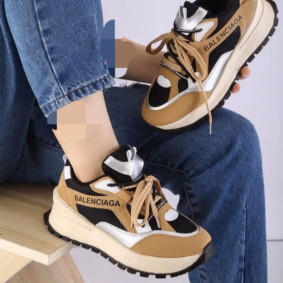 کفش کتانی زنانه اسپرت بالنسیاگا اصل   زیره پیو . بسیار سبک . کیفیت 20 
