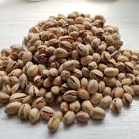 پسته فندقی خام دستچین شده ممتاز 500گرمی(تضمین کیفیت)
