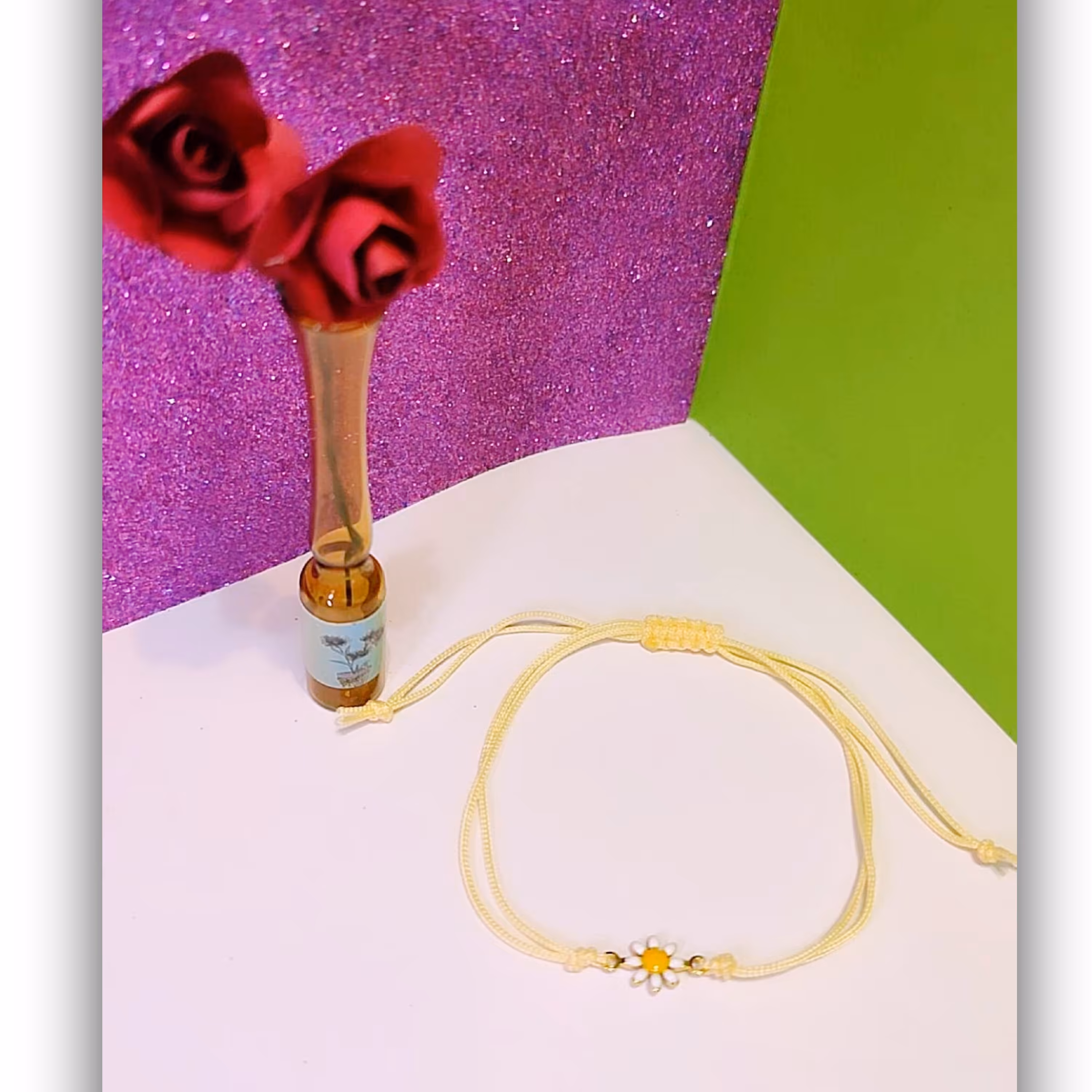 دستبند نخی با گل بابونهDL05